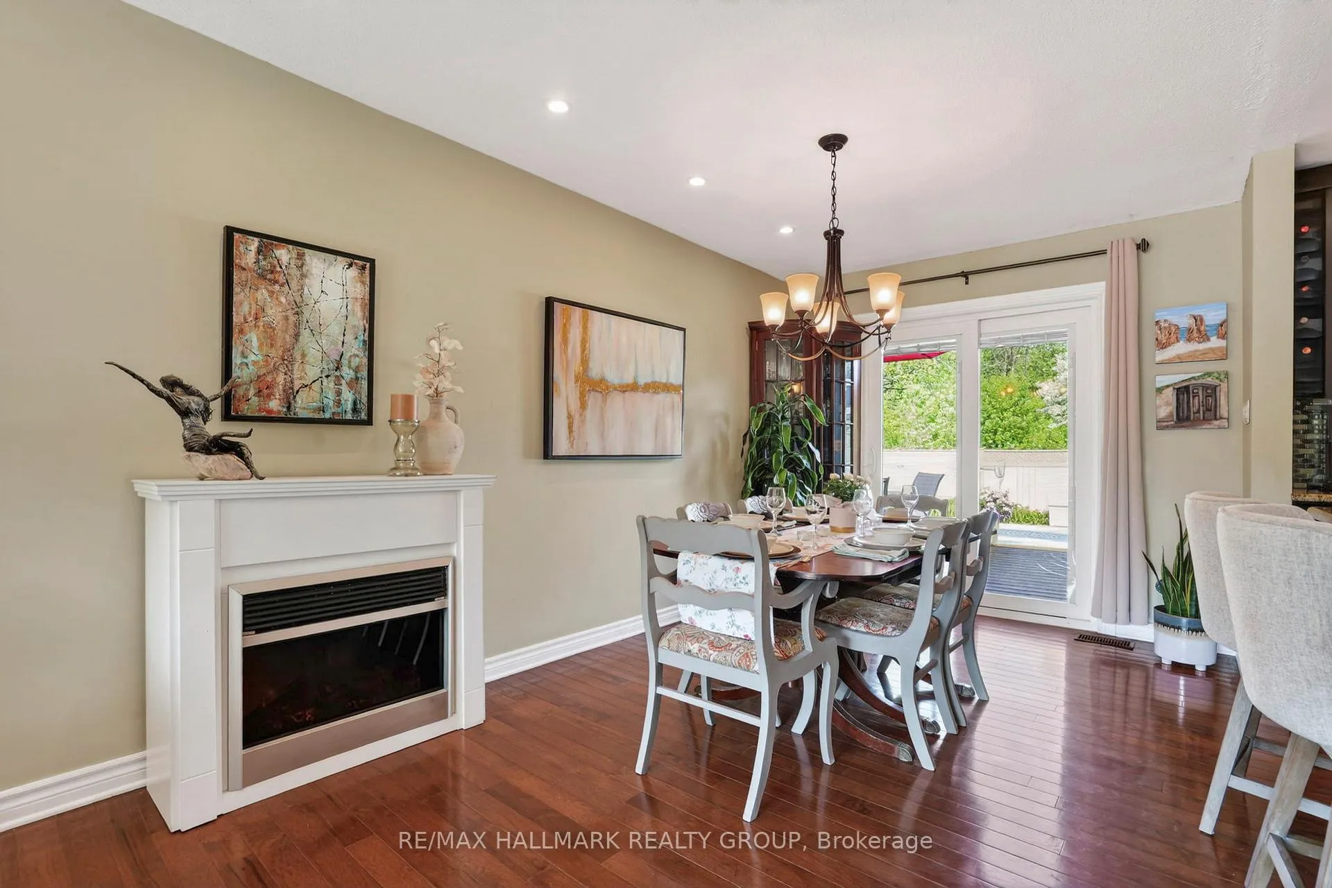 Photo 8 of 56 Dallaire Crescent, Ottawa, Richmond — HOMEH