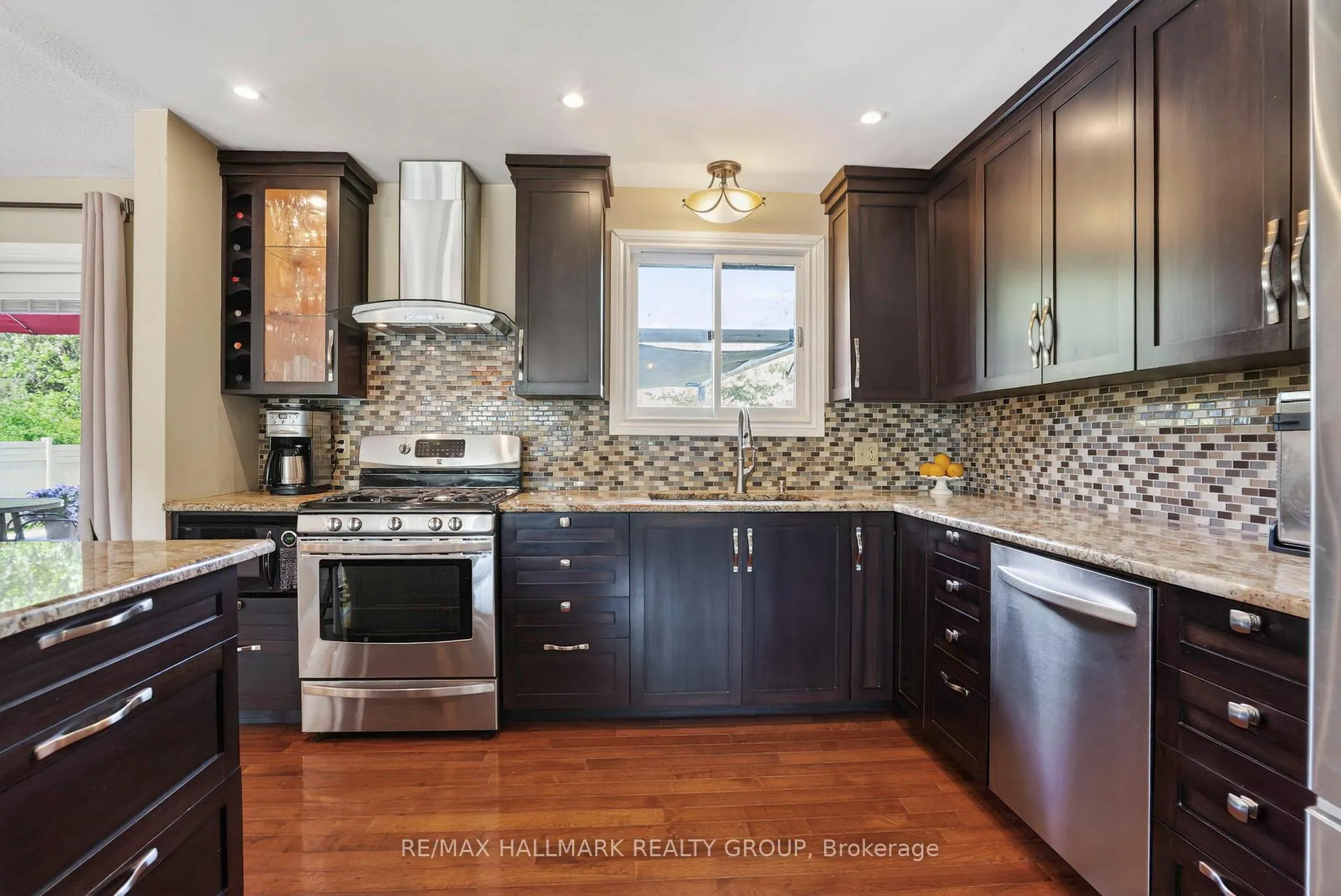 Photo 9 of 56 Dallaire Crescent, Ottawa, Richmond — HOMEH