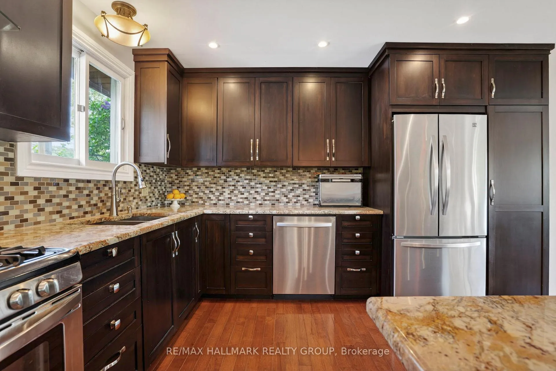 Photo 10 of 56 Dallaire Crescent, Ottawa, Richmond — HOMEH