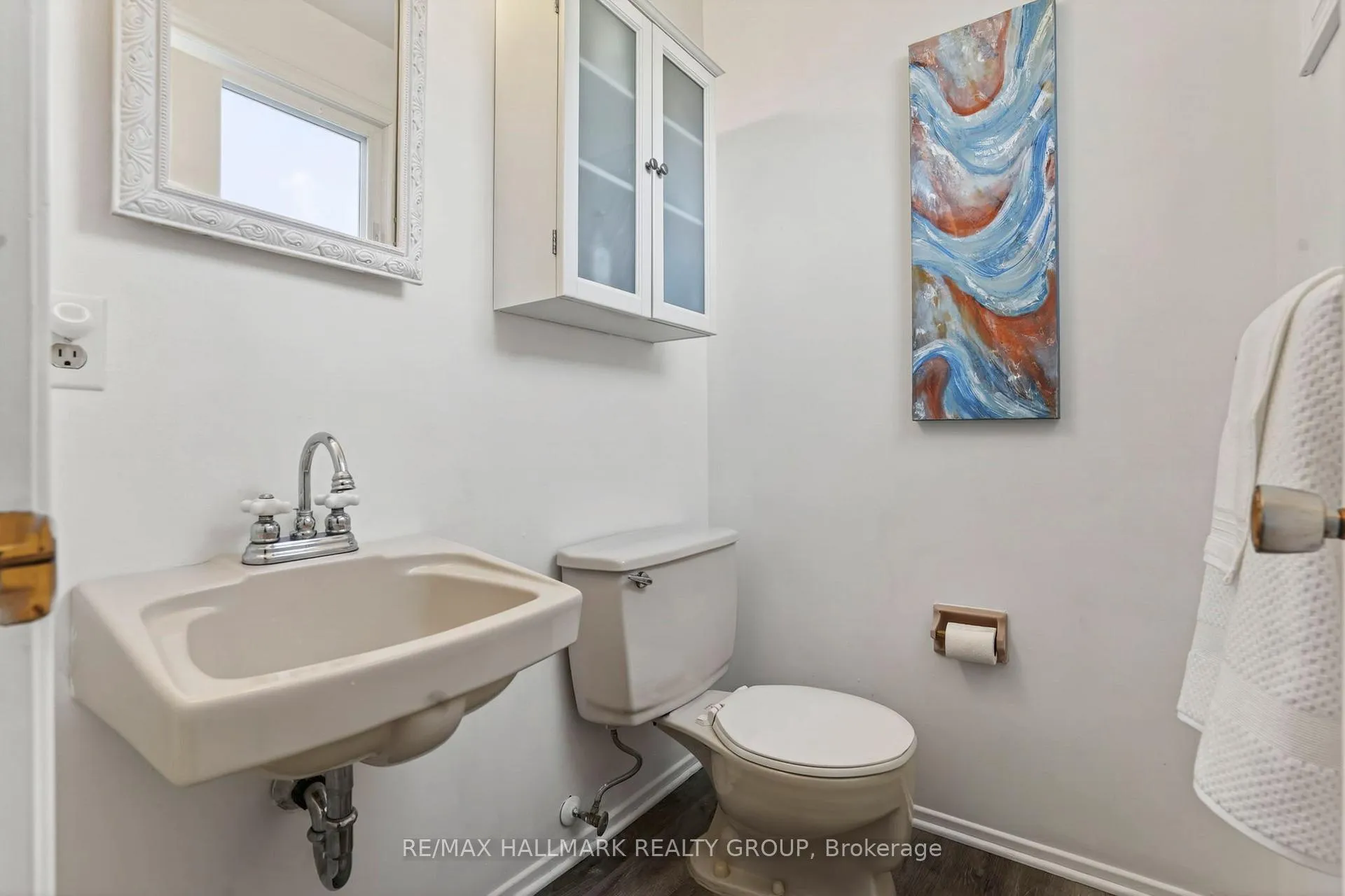 Photo 19 of 56 Dallaire Crescent, Ottawa, Richmond — HOMEH