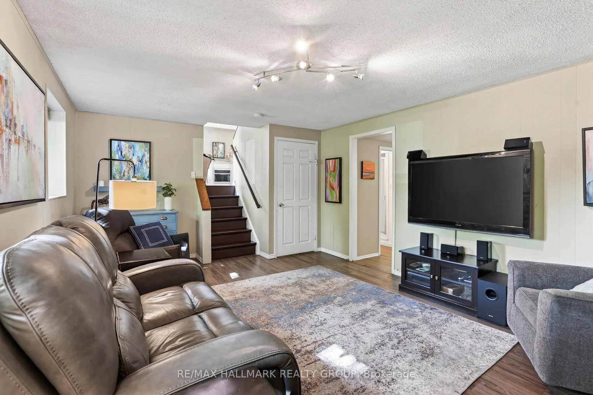 Photo 22 of 56 Dallaire Crescent, Ottawa, Richmond — HOMEH