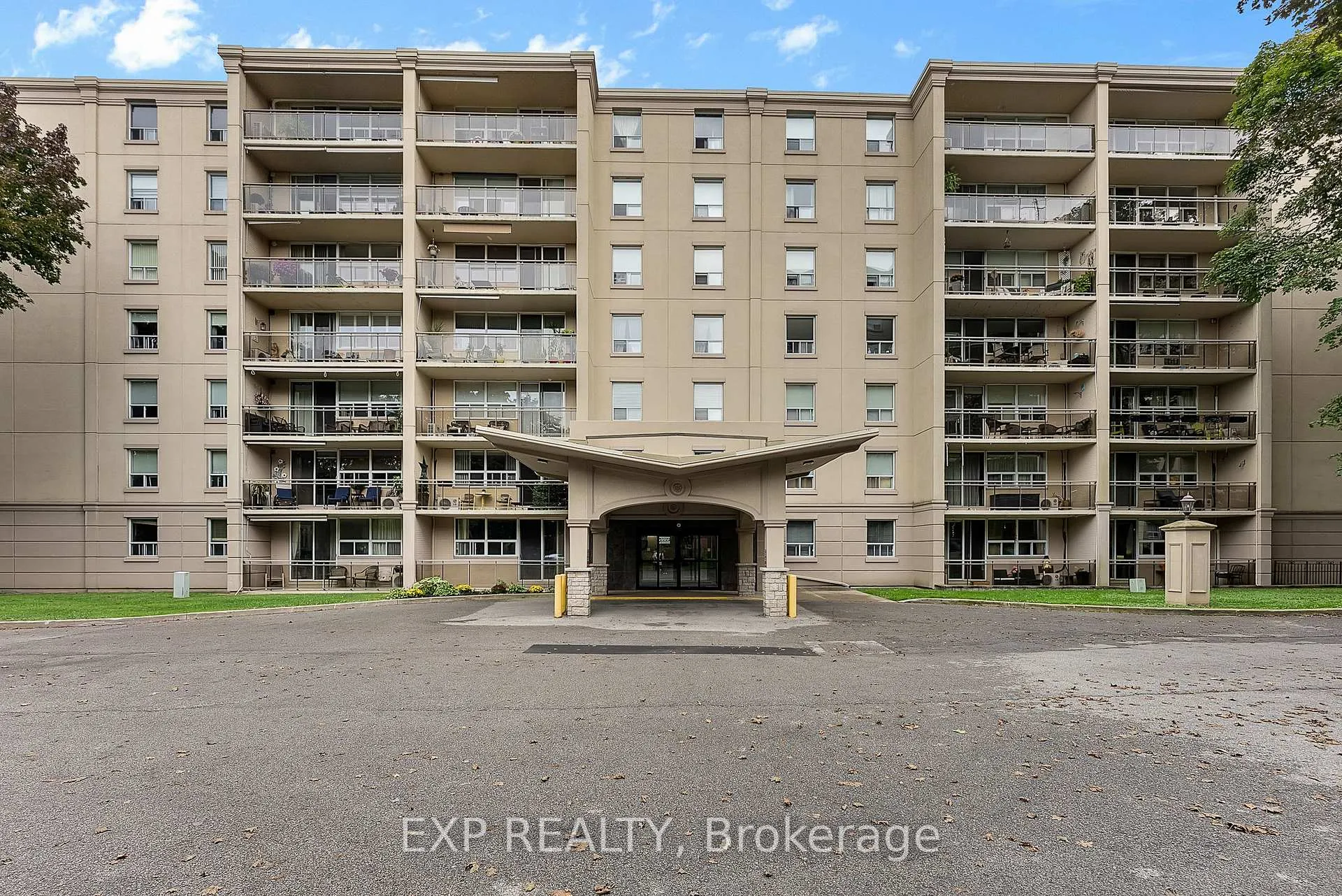 Photo 31 of Unit 407, 6390 Huggins Street, Niagara Falls, Stamford — HOMEH