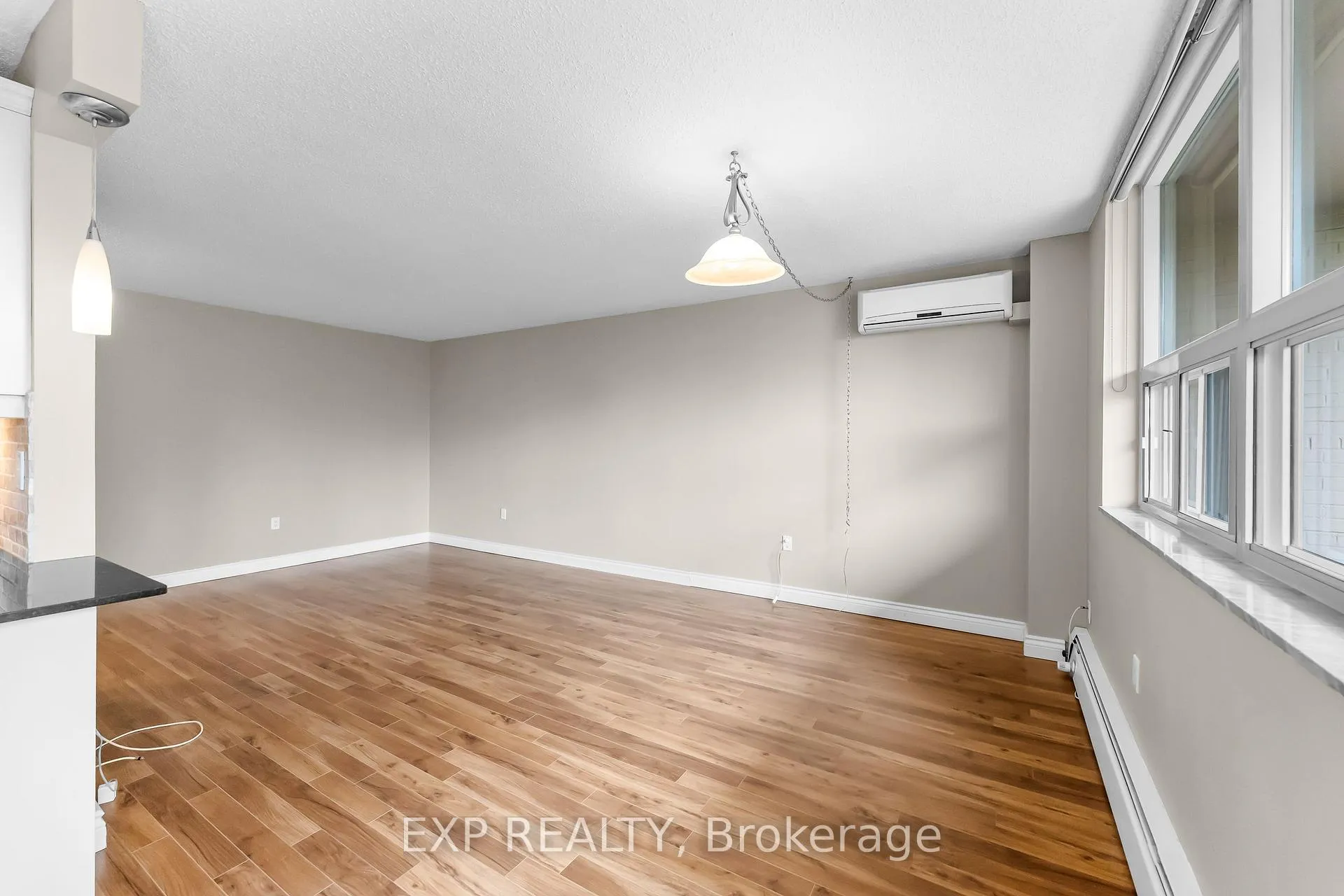 Photo 5 of Unit 407, 6390 Huggins Street, Niagara Falls, Stamford — HOMEH