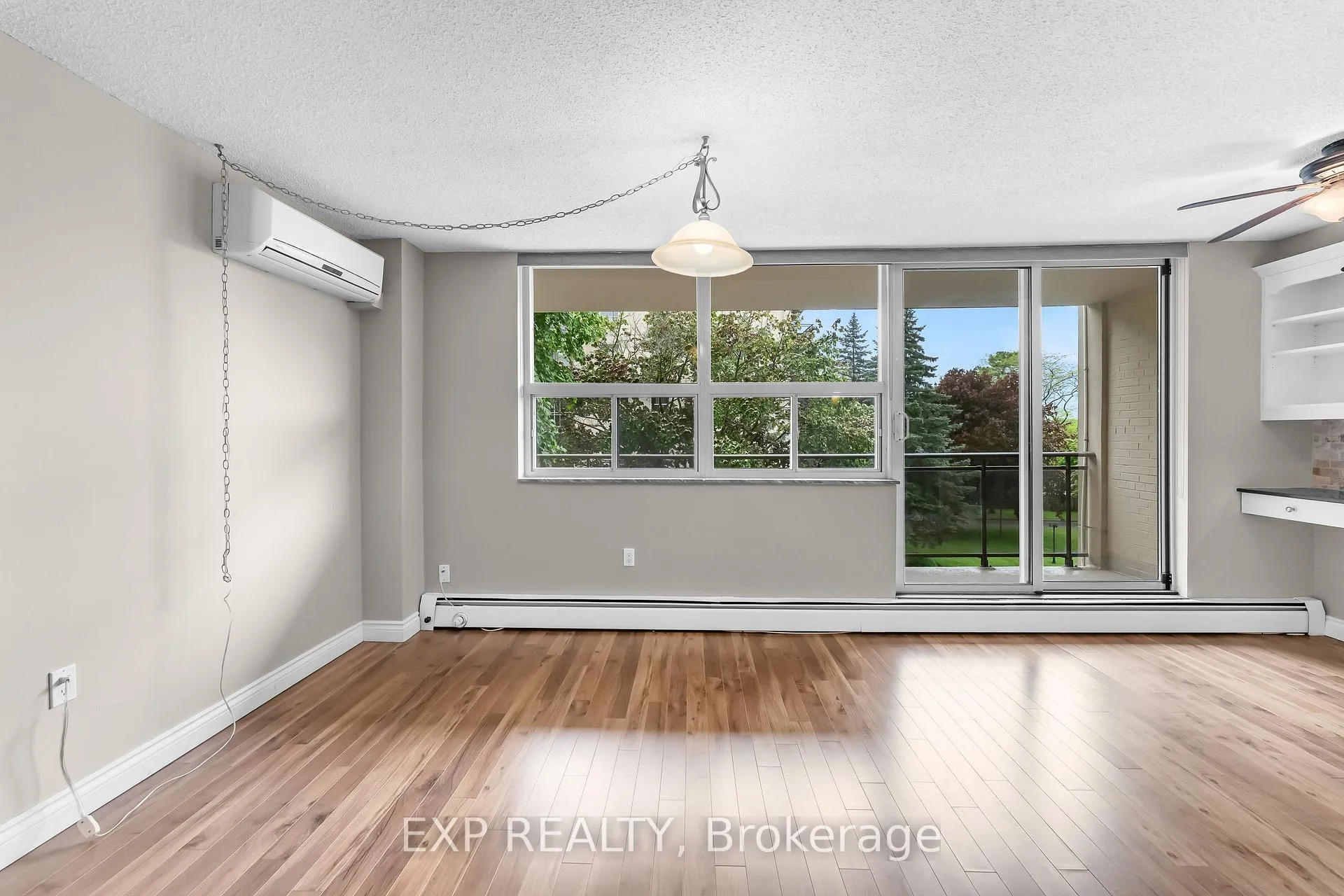 Photo 7 of Unit 407, 6390 Huggins Street, Niagara Falls, Stamford — HOMEH