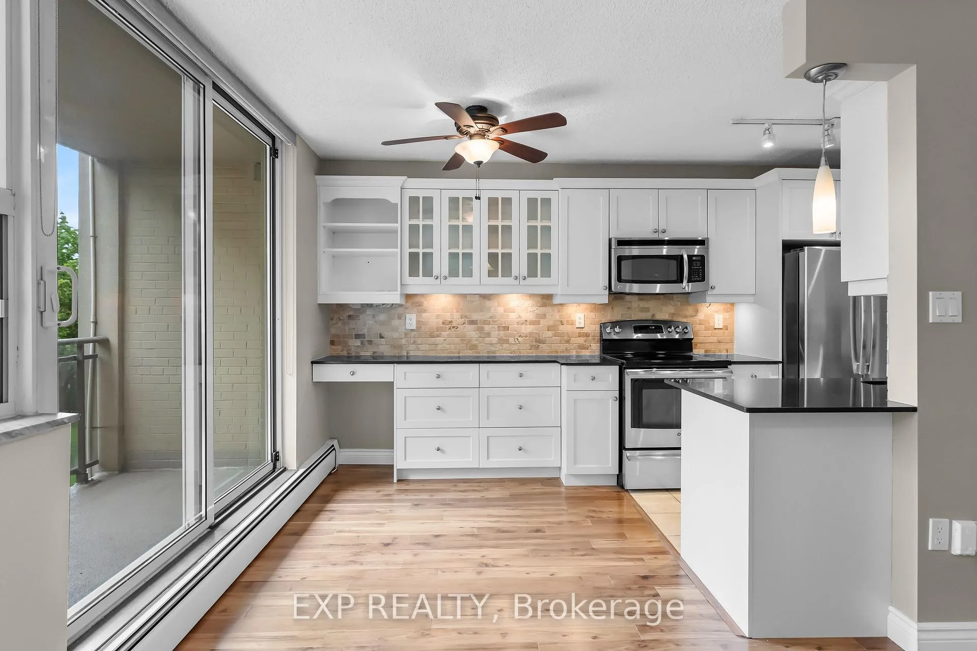 Photo 10 of Unit 407, 6390 Huggins Street, Niagara Falls, Stamford — HOMEH