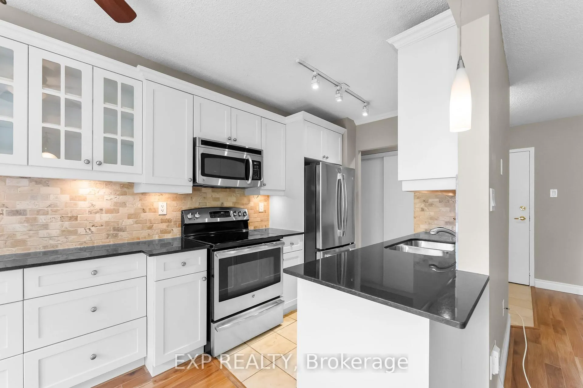 Photo 11 of Unit 407, 6390 Huggins Street, Niagara Falls, Stamford — HOMEH