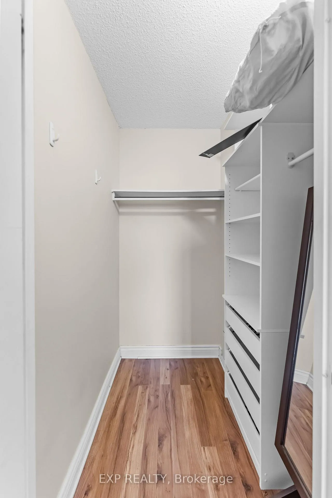 Photo 20 of Unit 407, 6390 Huggins Street, Niagara Falls, Stamford — HOMEH