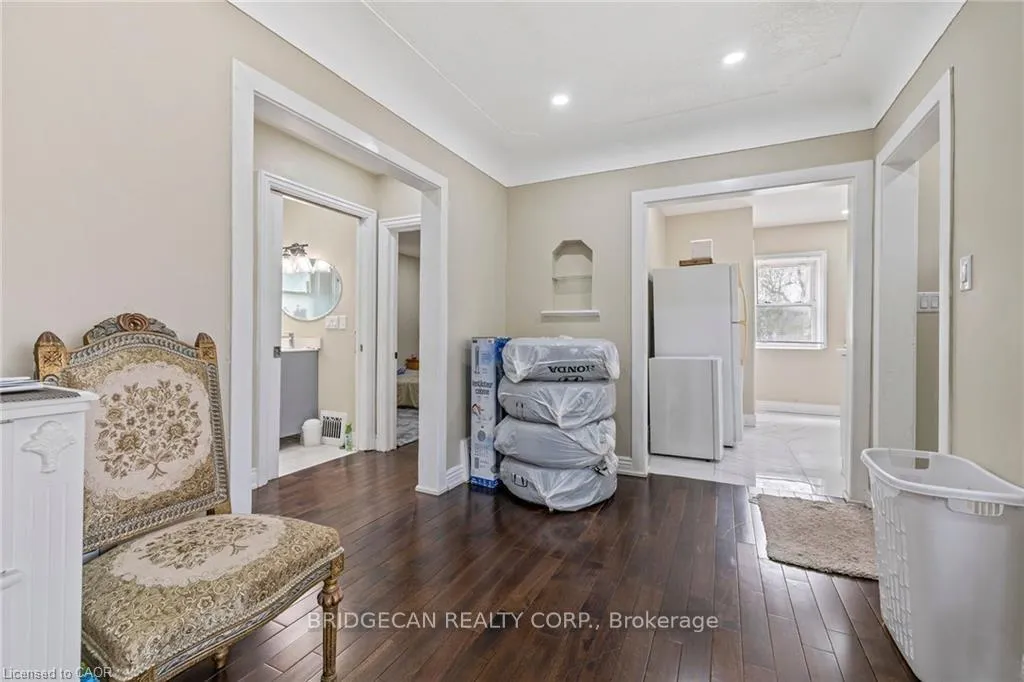 Photo 5 of Unit 1, 38 Lake Avenue N, Hamilton, Riverdale — HOMEH