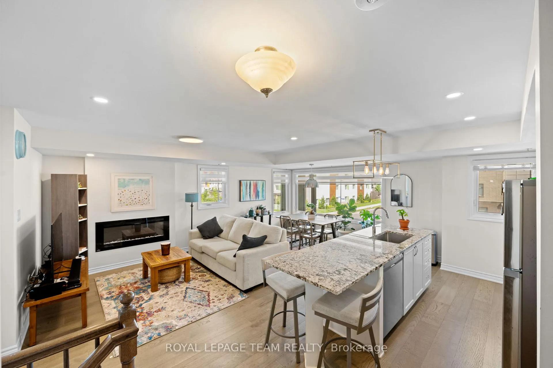 Photo 6 of 762 Mikinak Road, Ottawa, CFB Rockcliffe and Area — HOMEH