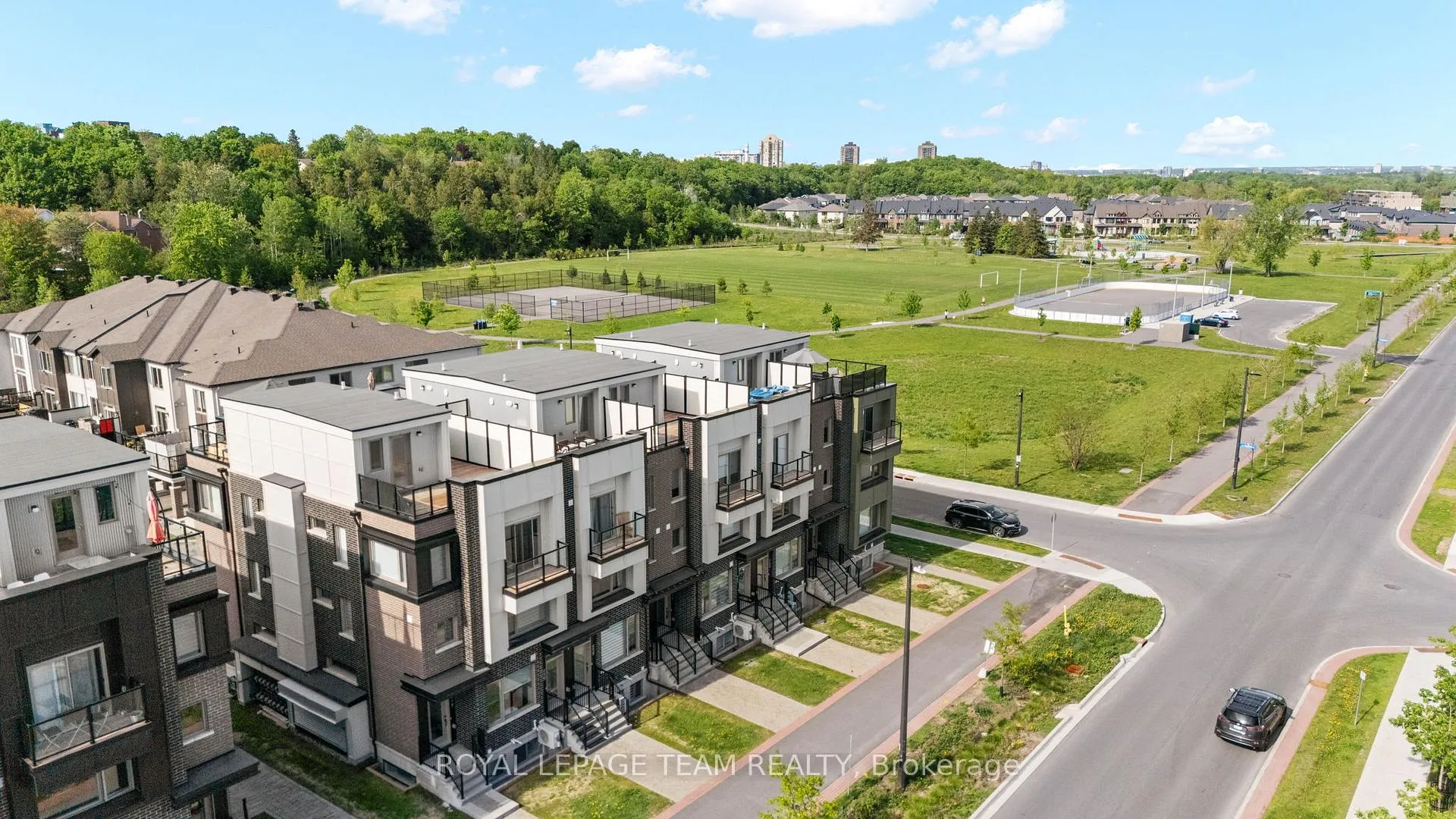 Photo 24 of 762 Mikinak Road, Ottawa, CFB Rockcliffe and Area — HOMEH