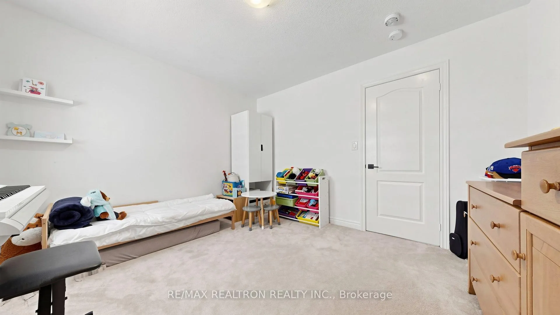 Photo 34 of 11 Peter Miller Street, Aurora, Rural Aurora — HOMEH