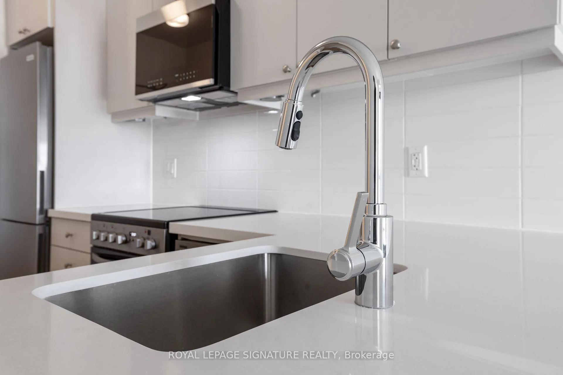 Photo 5 of Unit 505, 51 Clarington Boulevard, Clarington, Bowmanville — HOMEH
