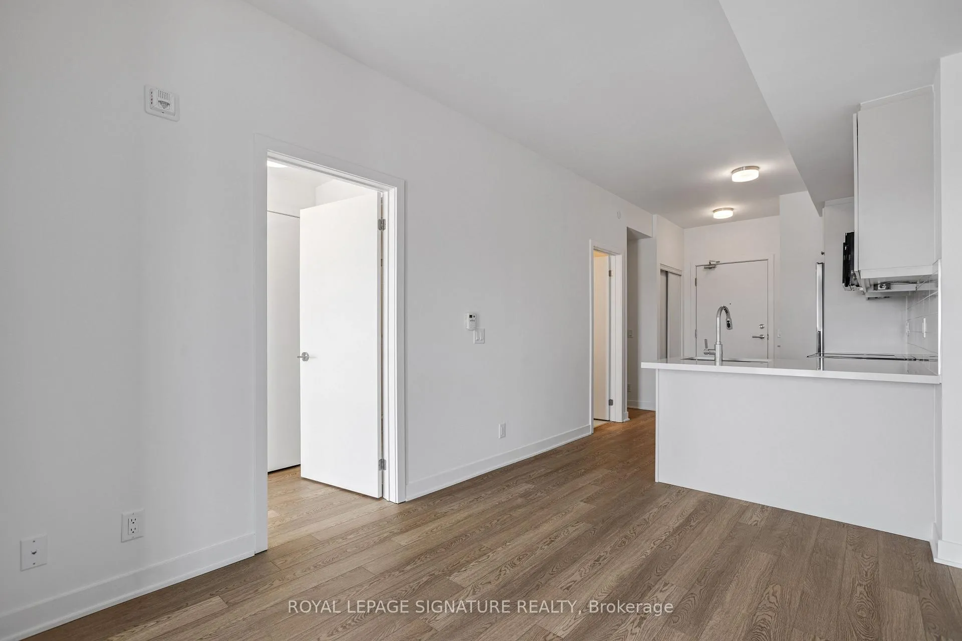 Photo 11 of Unit 505, 51 Clarington Boulevard, Clarington, Bowmanville — HOMEH