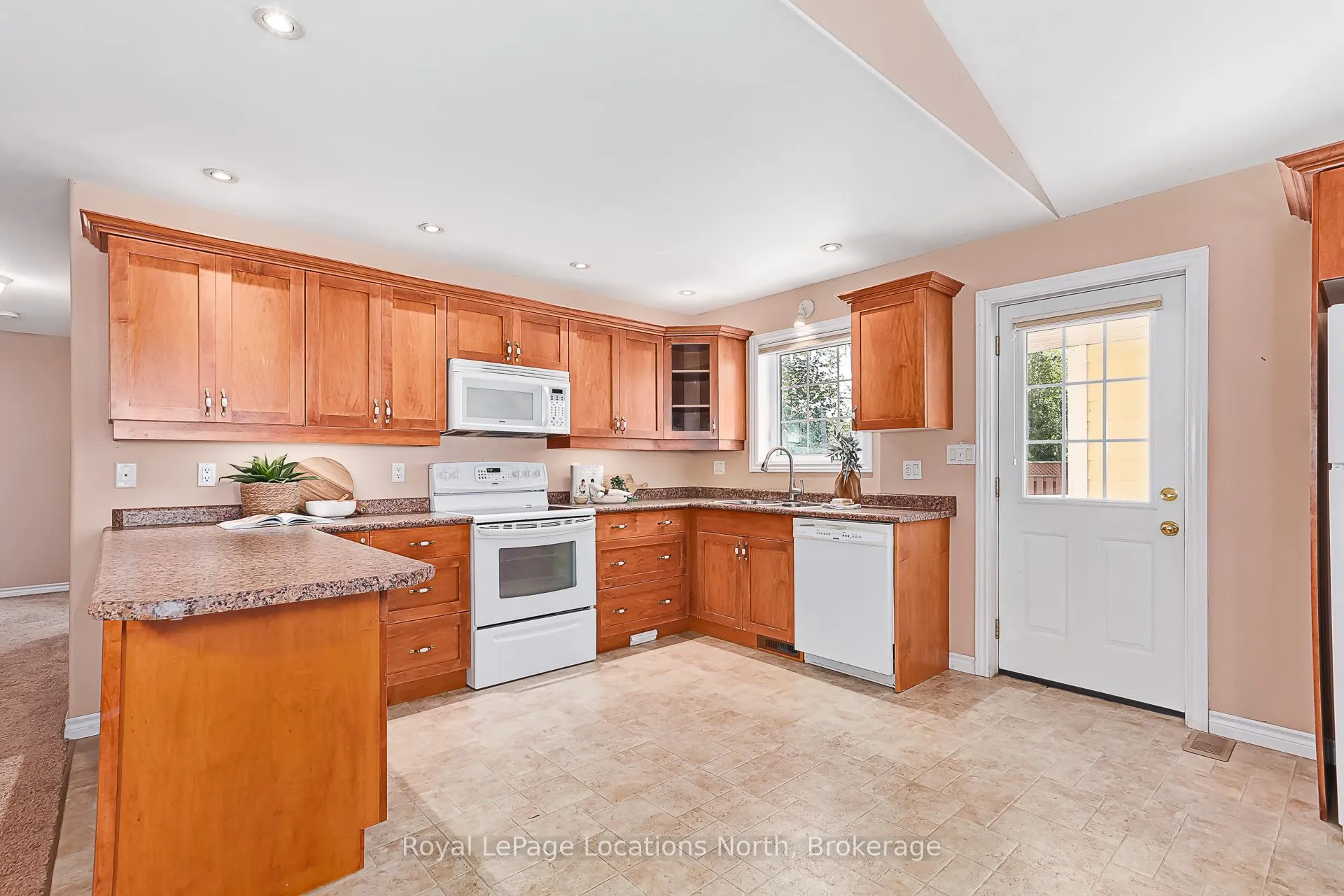 Photo 24 of 1857 Shore Lane, Wasaga Beach — HOMEH