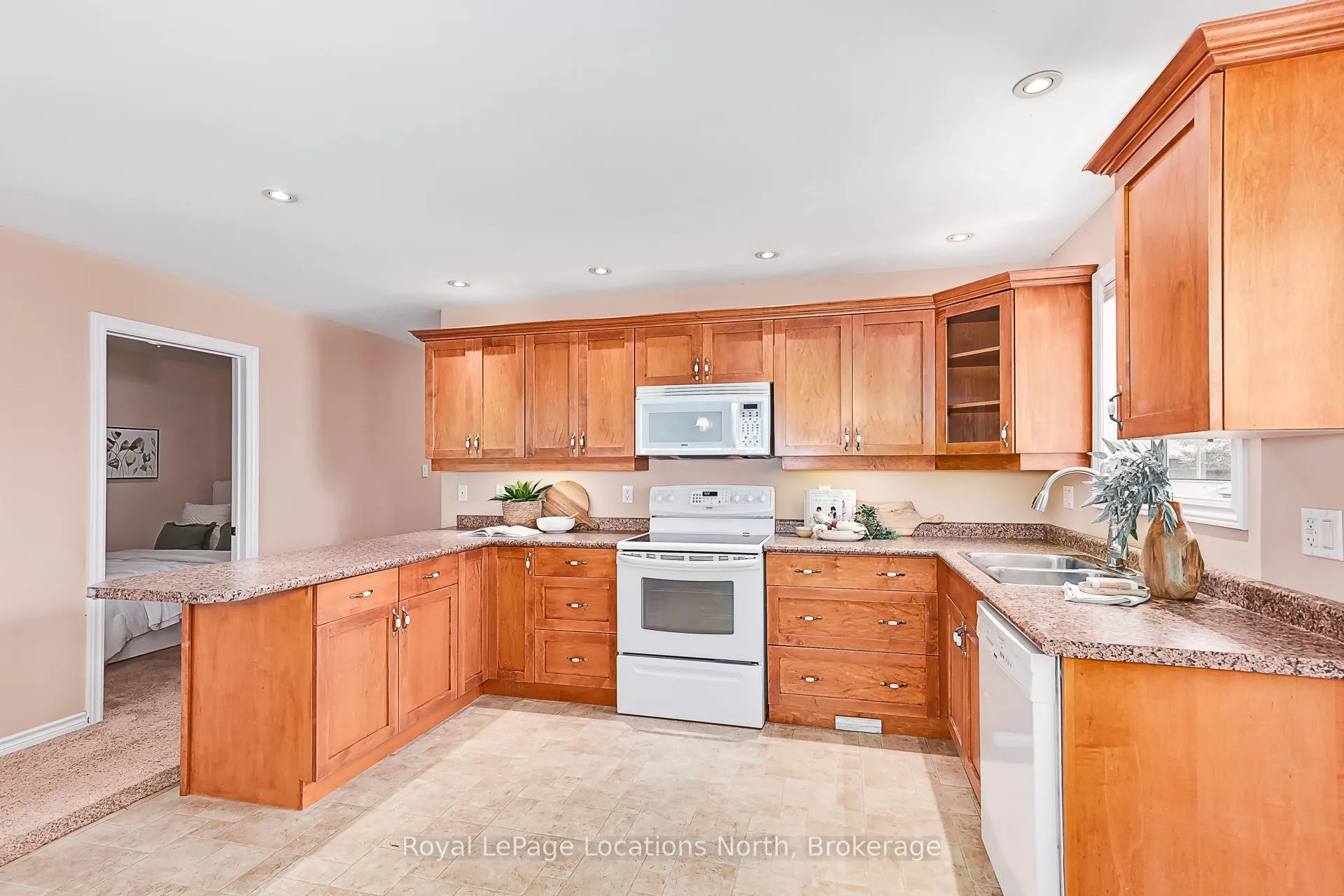 Photo 26 of 1857 Shore Lane, Wasaga Beach — HOMEH