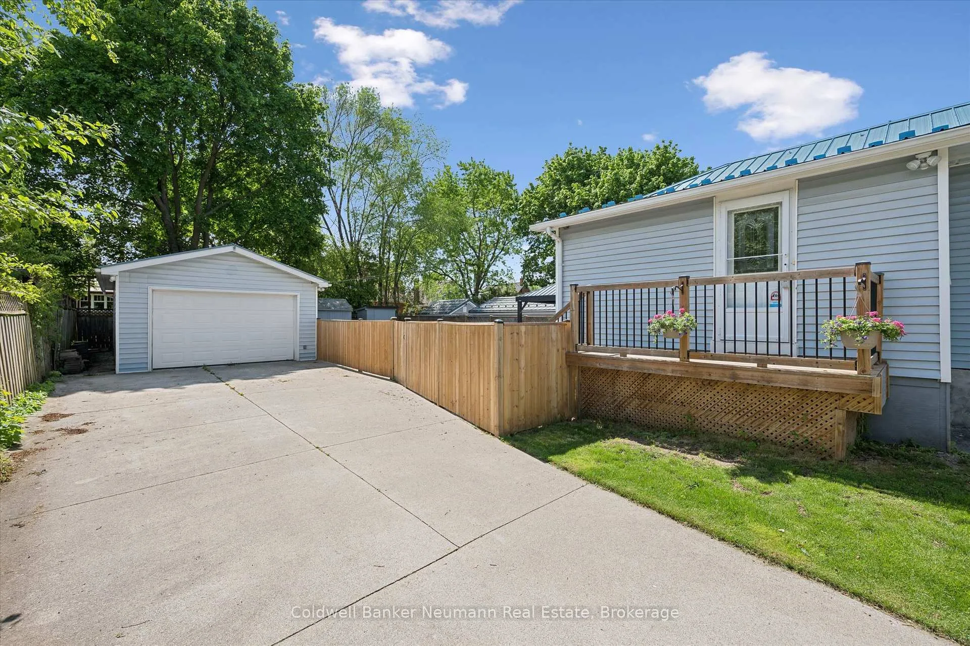 Photo 3 of 61 Johnston Street, Guelph, St. Patrick's Ward — HOMEH