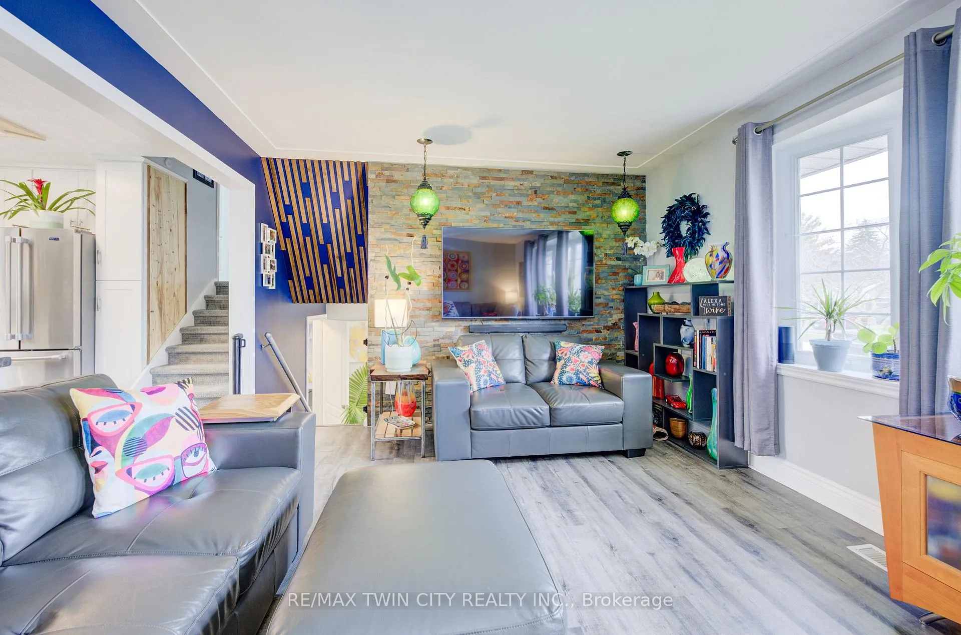 Photo 6 of 57 Larkspur Crescent, Kitchener — HOMEH