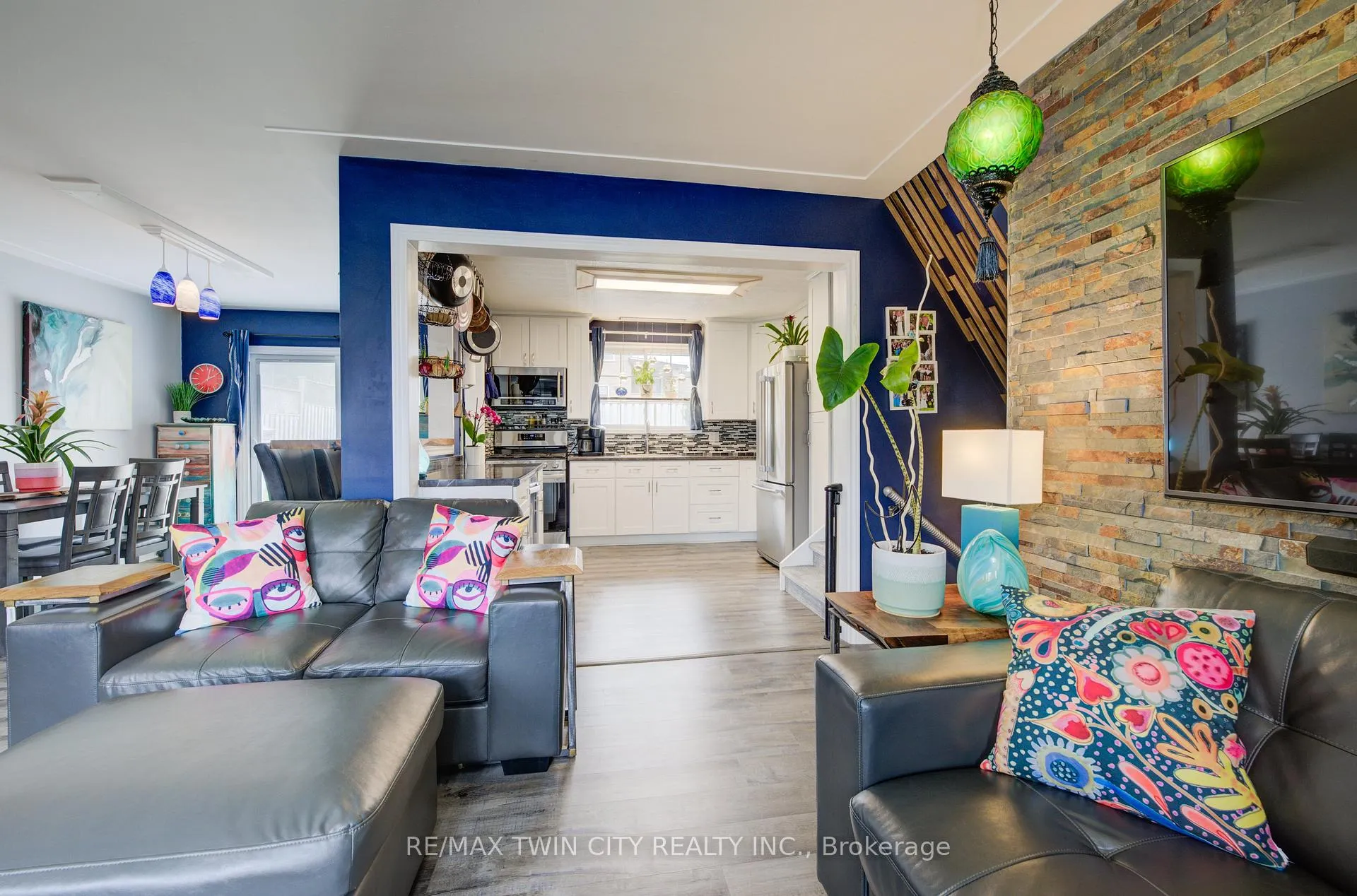 Photo 7 of 57 Larkspur Crescent, Kitchener — HOMEH