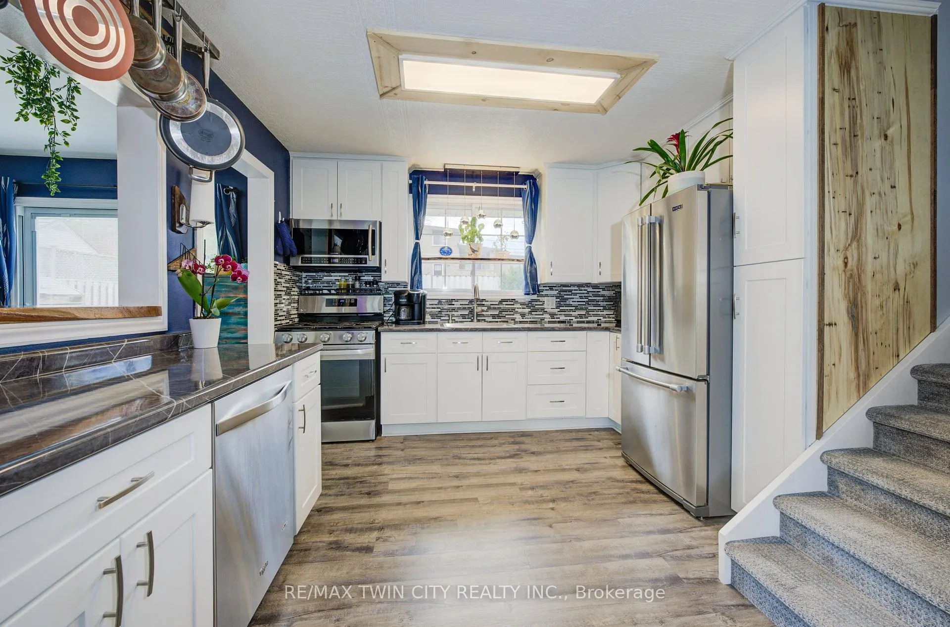 Photo 10 of 57 Larkspur Crescent, Kitchener — HOMEH