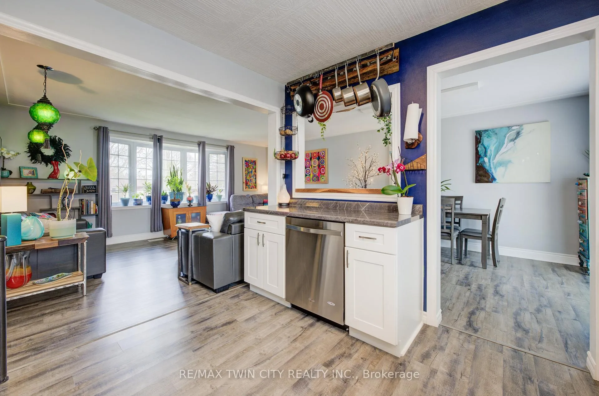 Photo 11 of 57 Larkspur Crescent, Kitchener — HOMEH