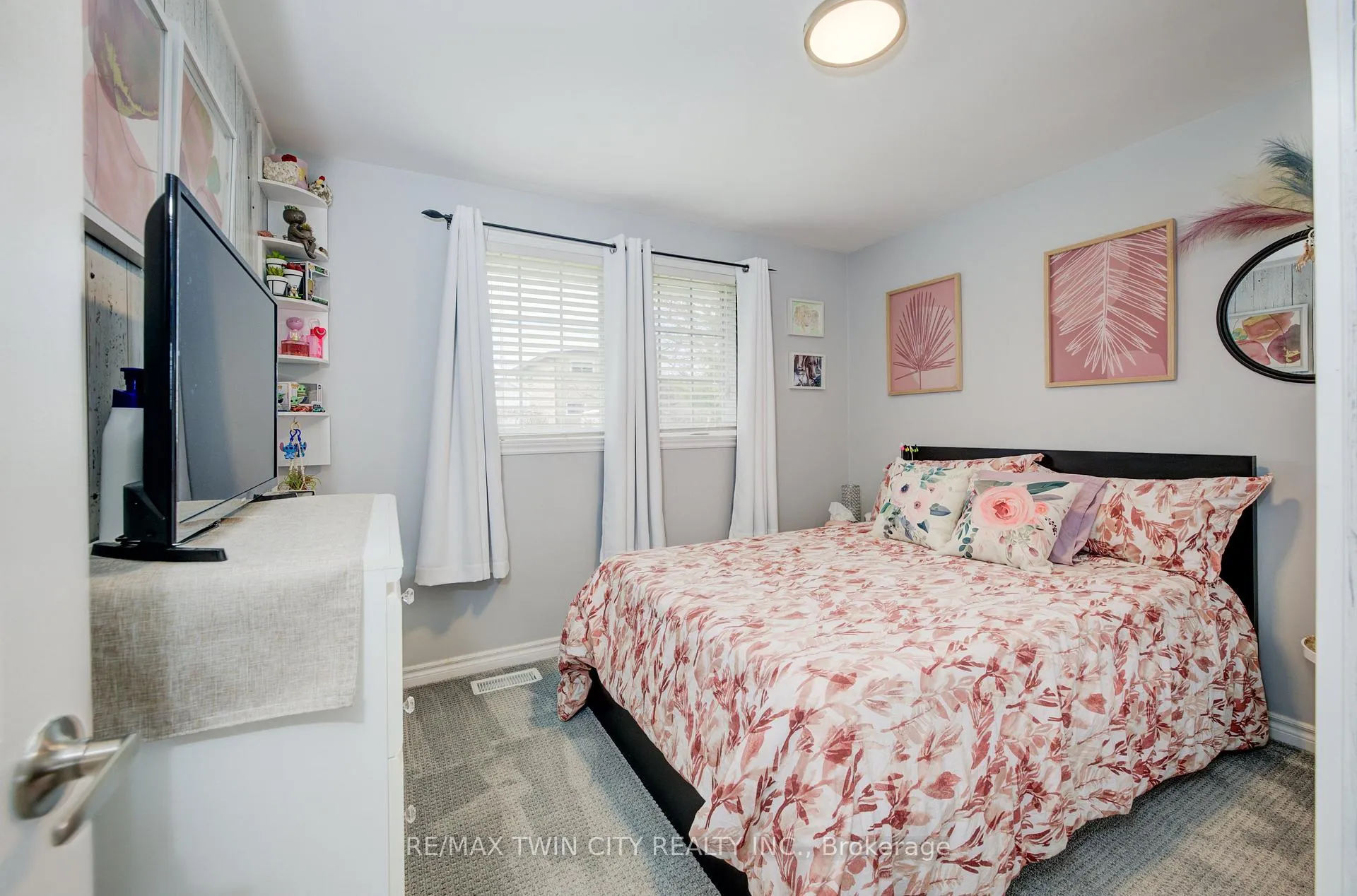 Photo 15 of 57 Larkspur Crescent, Kitchener — HOMEH