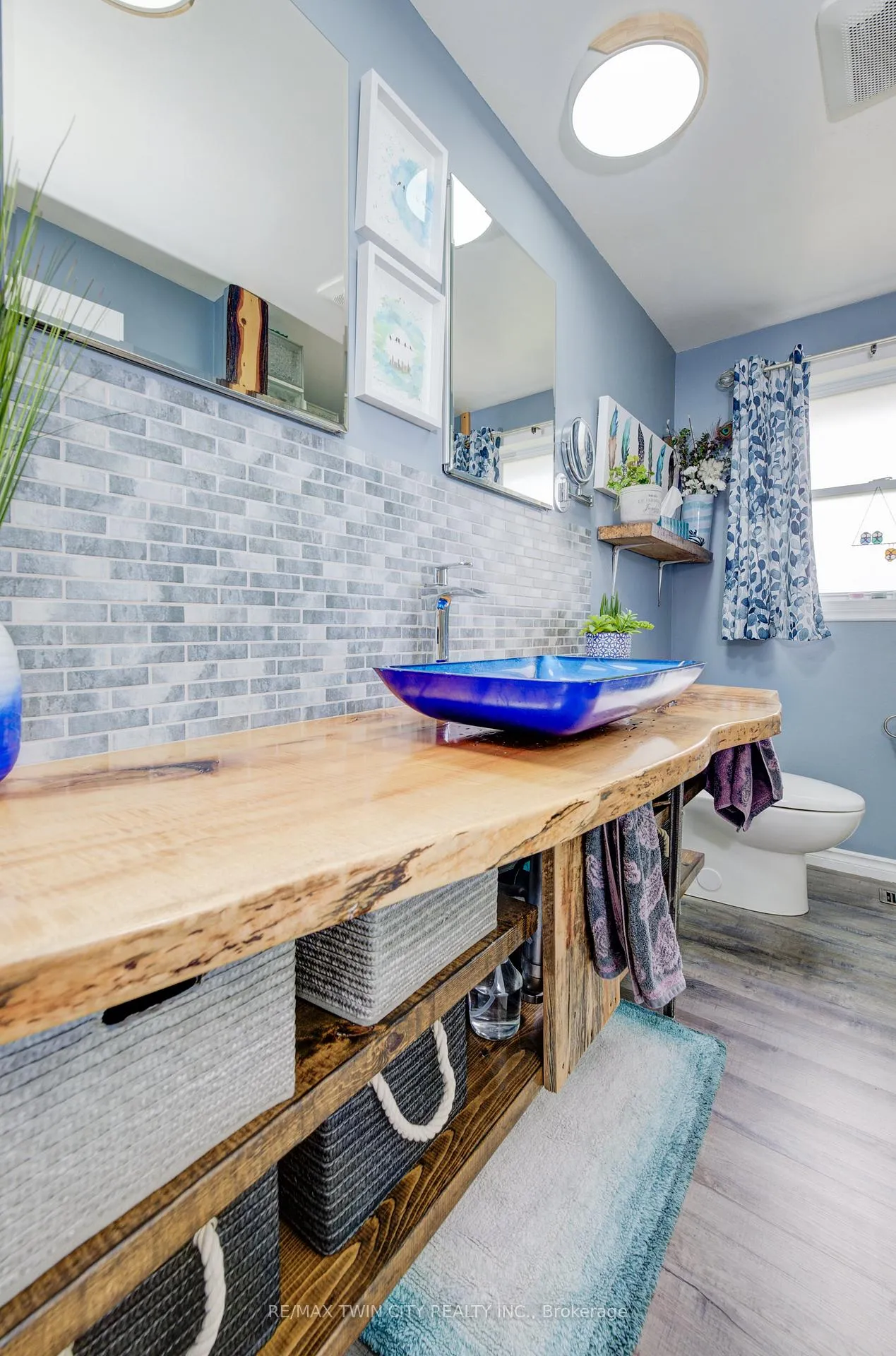Photo 17 of 57 Larkspur Crescent, Kitchener — HOMEH