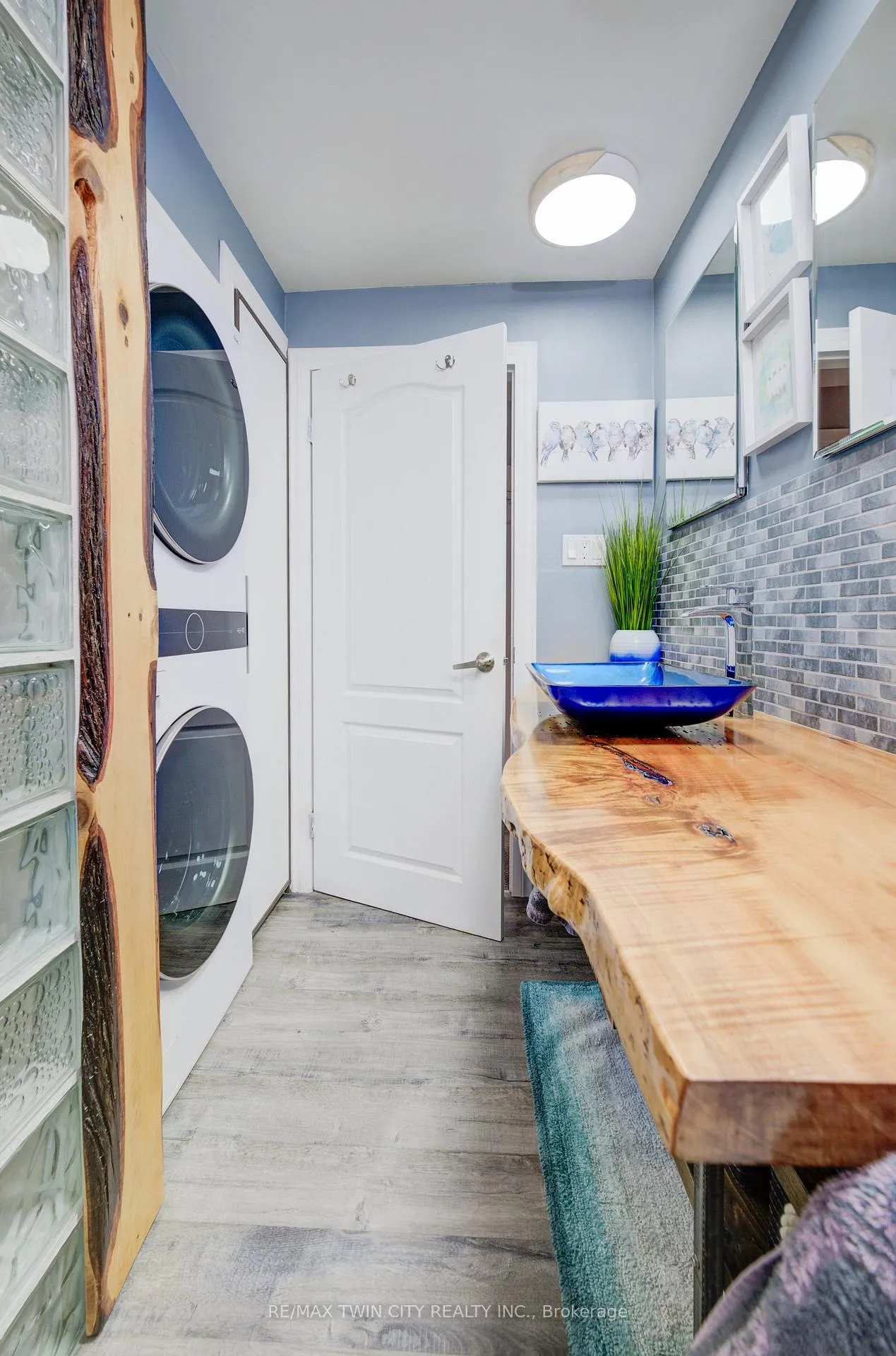 Photo 18 of 57 Larkspur Crescent, Kitchener — HOMEH