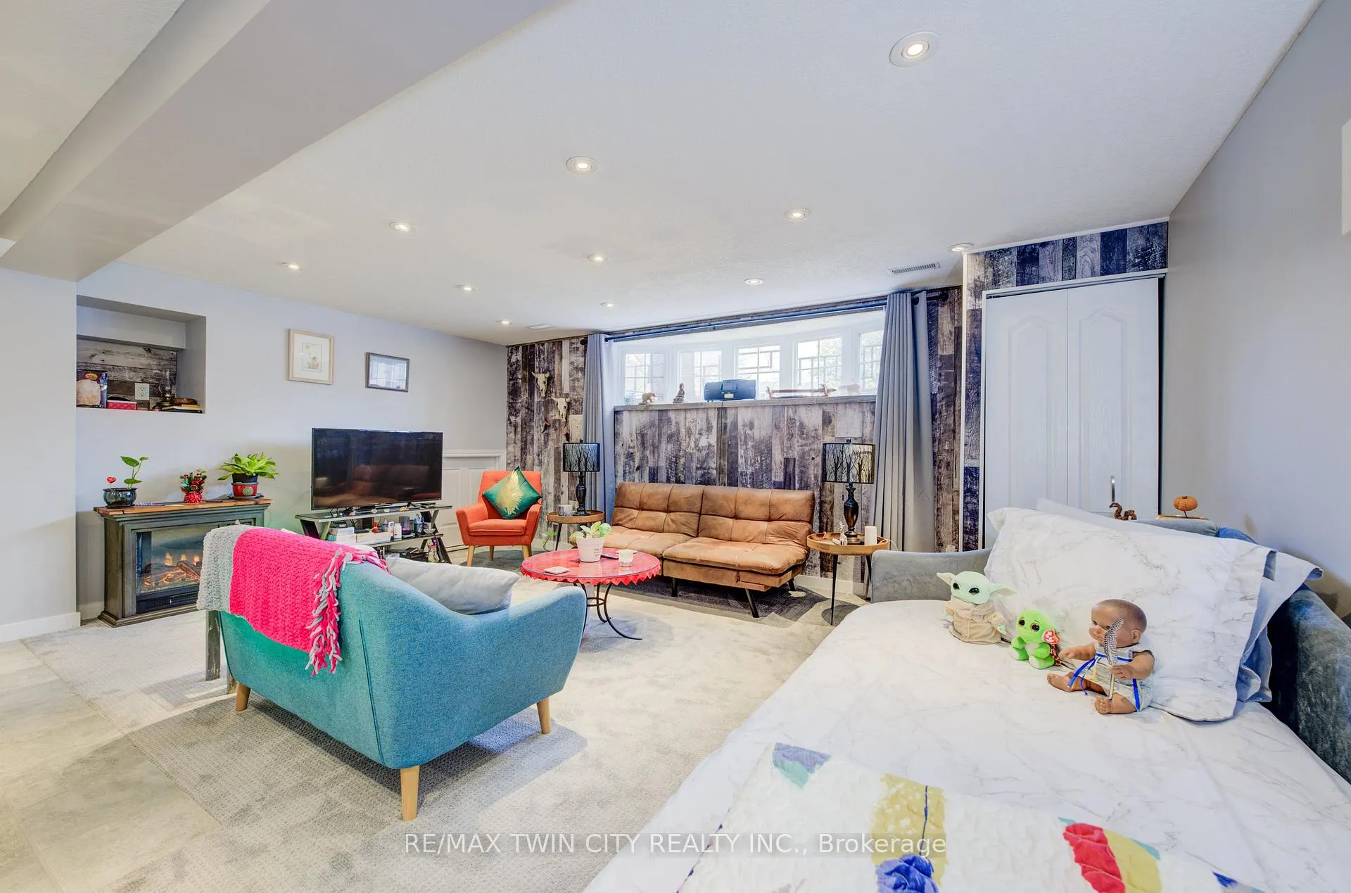 Photo 20 of 57 Larkspur Crescent, Kitchener — HOMEH