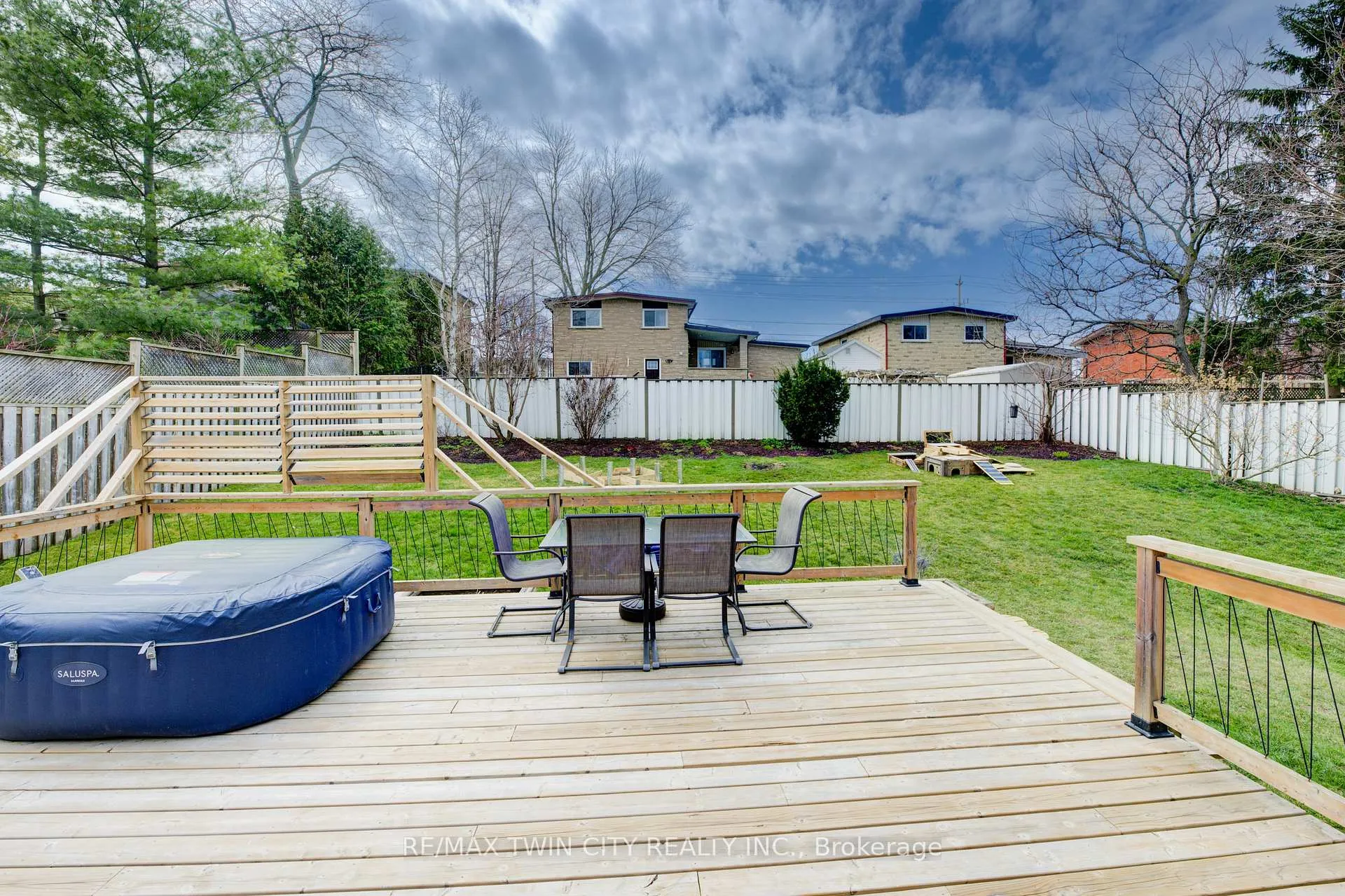 Photo 27 of 57 Larkspur Crescent, Kitchener — HOMEH