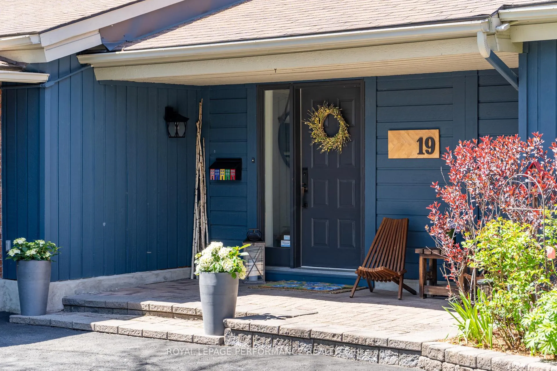 Photo 4 of 19 Colley Street, Ottawa, Barrhaven - Hearts Desire — HOMEH