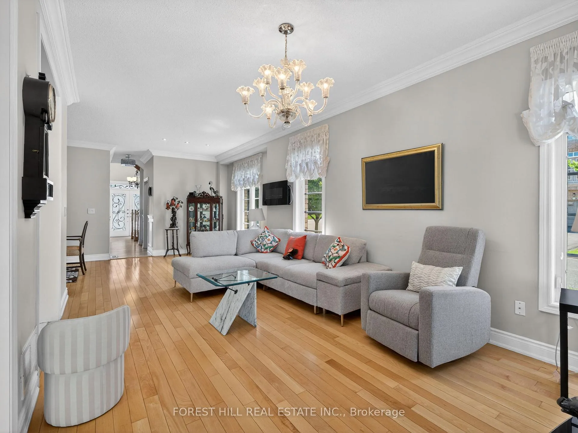 Photo 3 of 56 Mintwood Road, Vaughan, Patterson — HOMEH