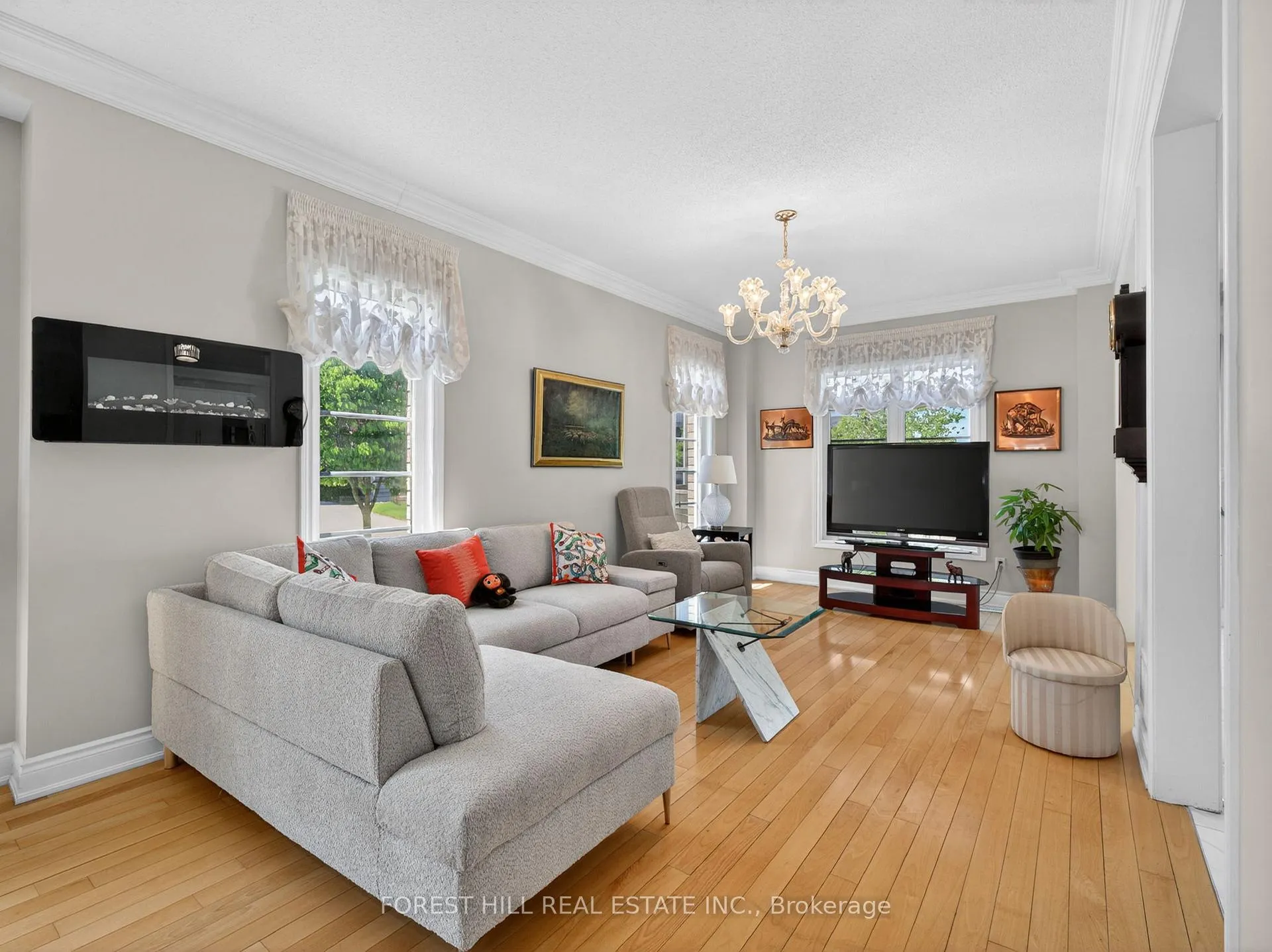 Photo 4 of 56 Mintwood Road, Vaughan, Patterson — HOMEH