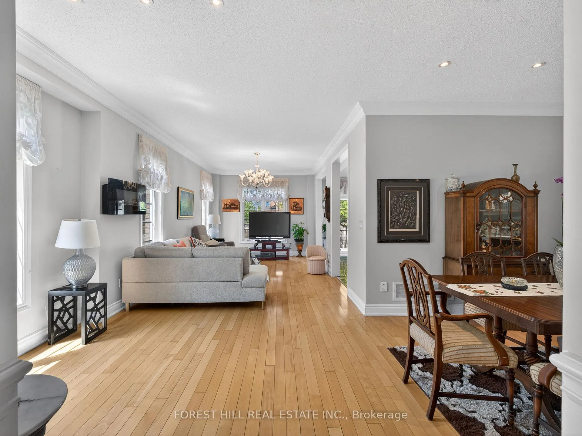 Photo 6 of 56 Mintwood Road, Vaughan, Patterson — HOMEH