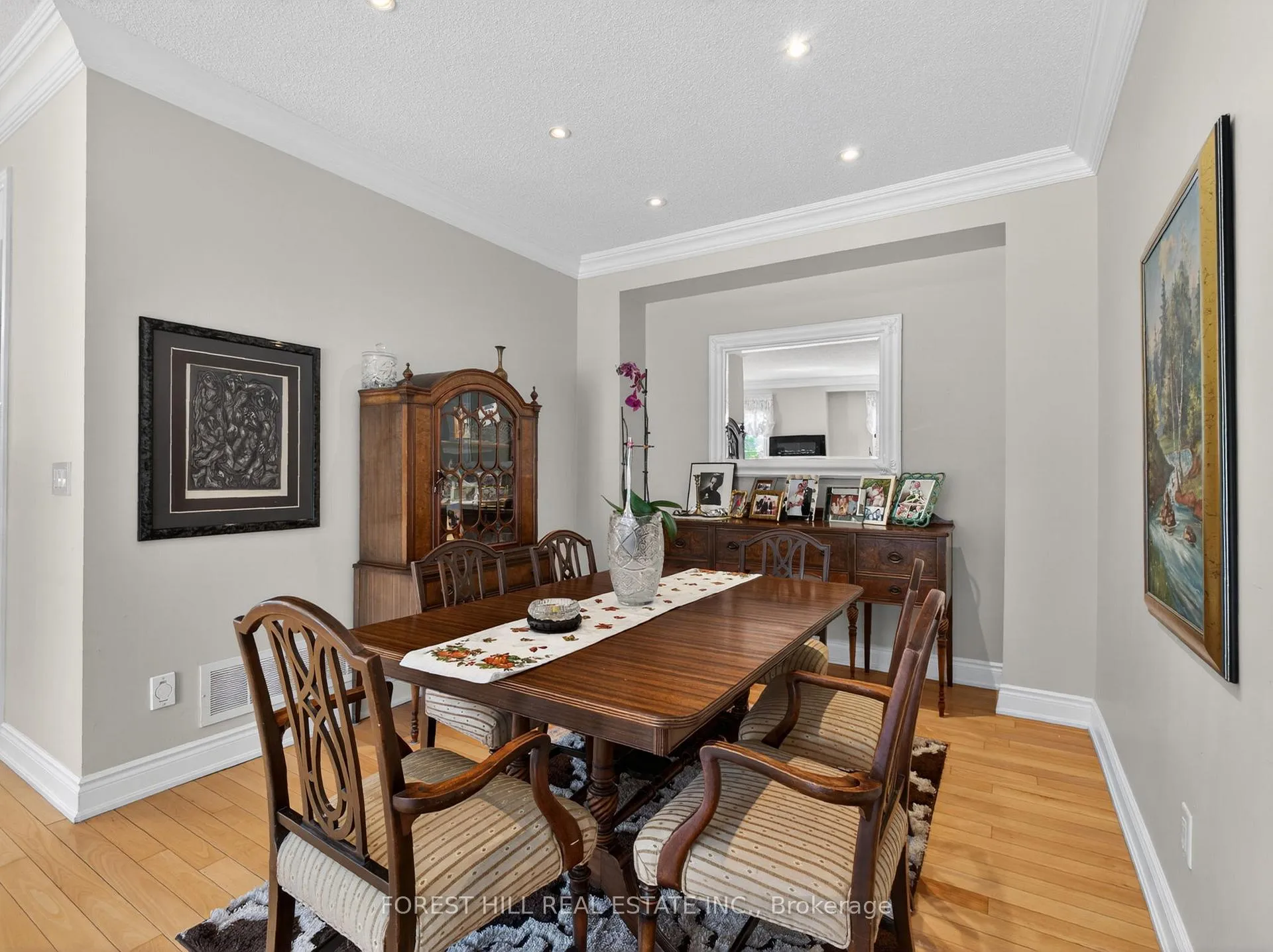 Photo 8 of 56 Mintwood Road, Vaughan, Patterson — HOMEH