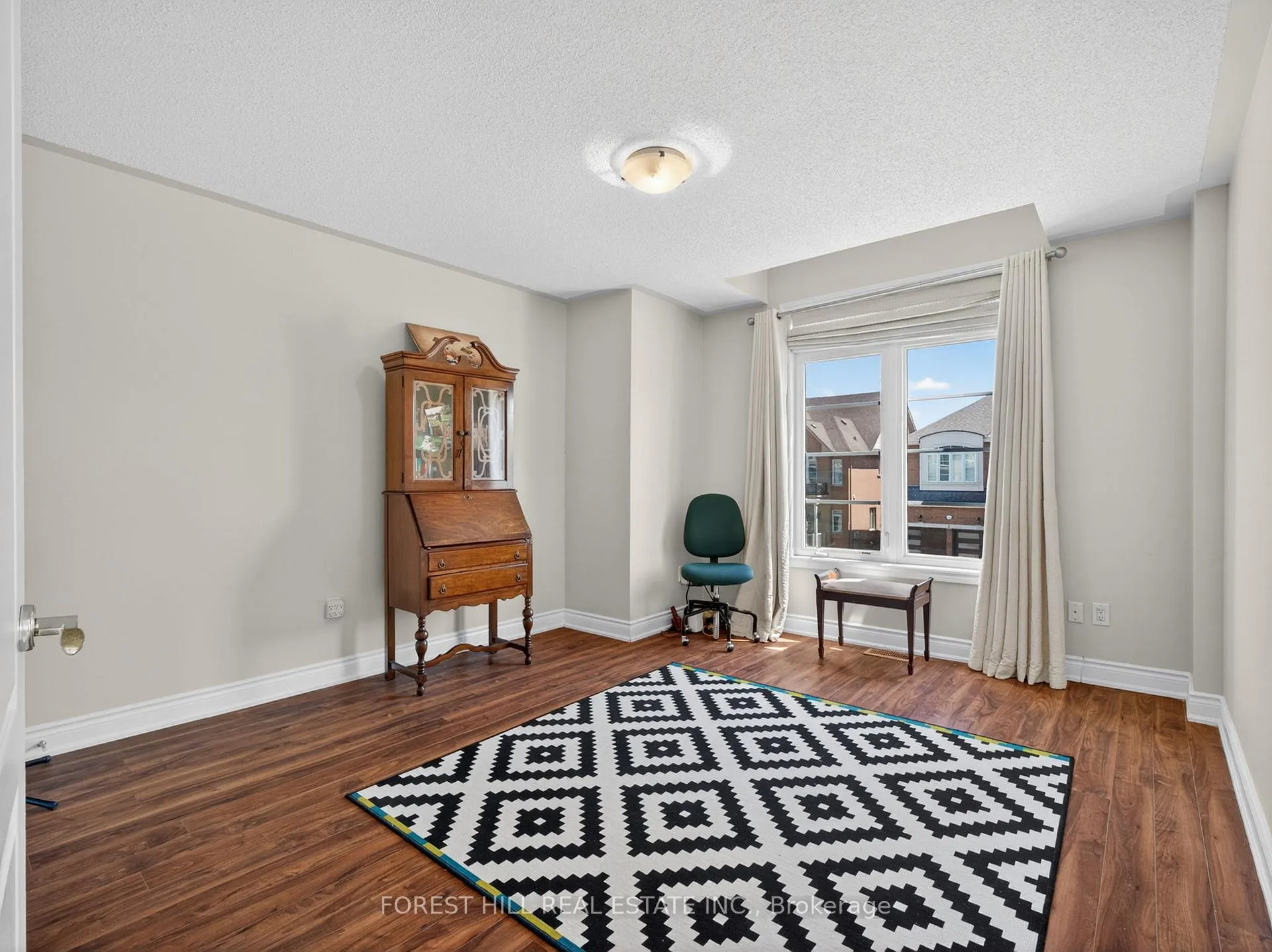 Photo 28 of 56 Mintwood Road, Vaughan, Patterson — HOMEH