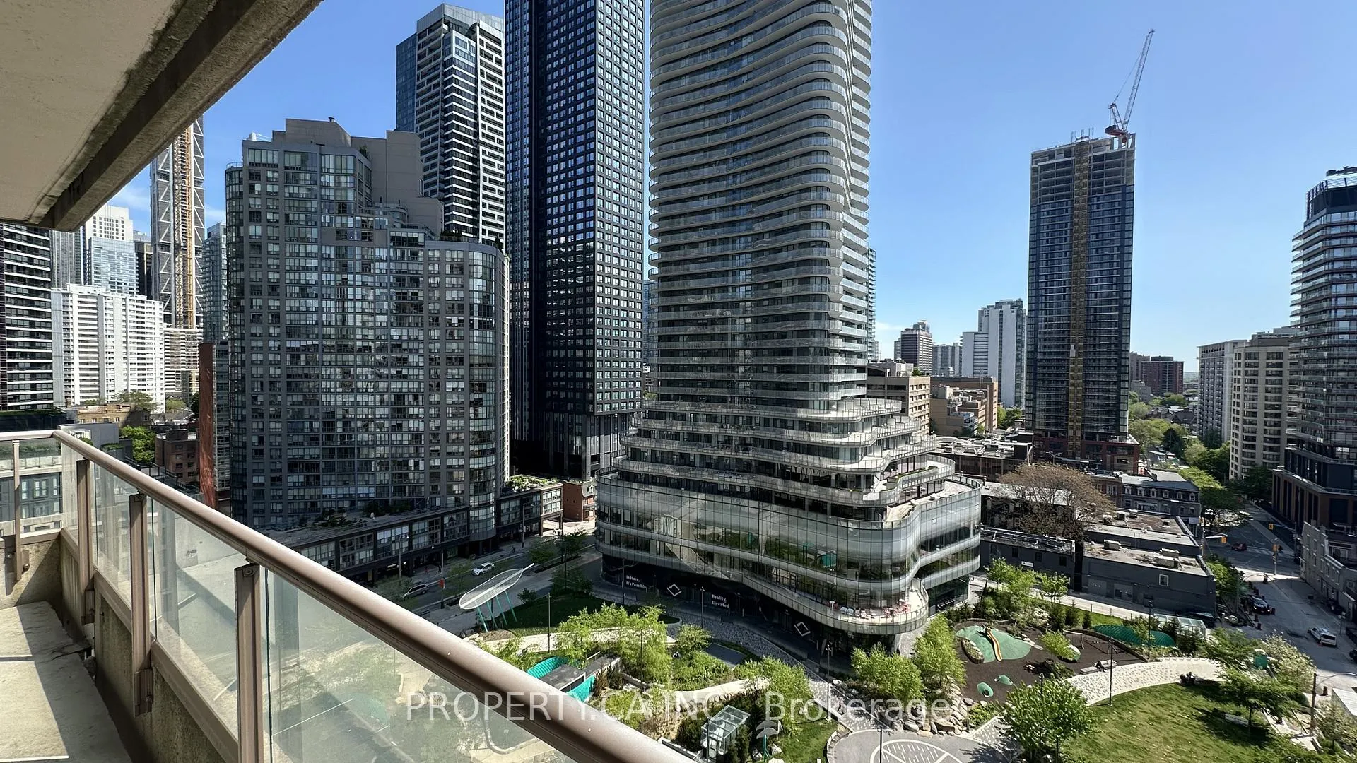 Photo 2 of Unit 1508, 909 Bay Street, Toronto, Bay Street Corridor — HOMEH