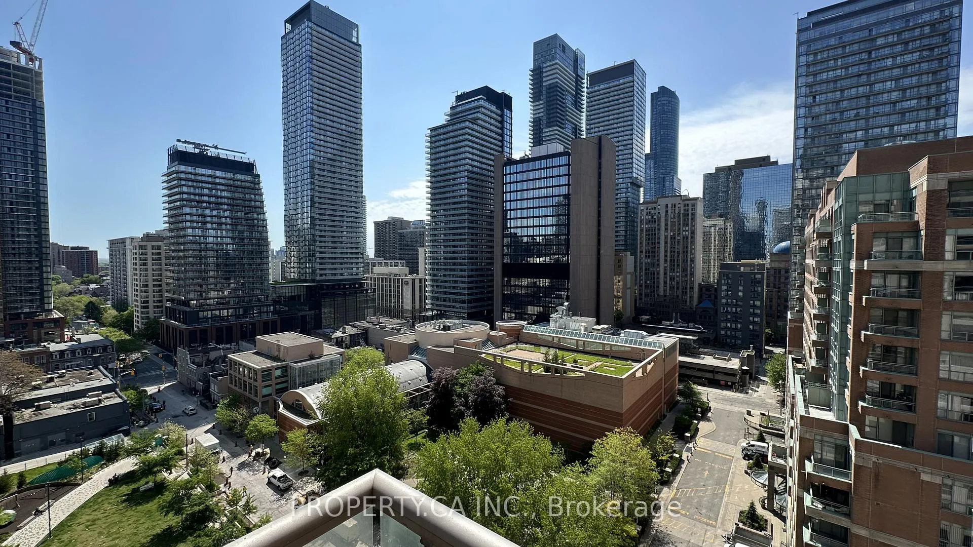 Photo 3 of Unit 1508, 909 Bay Street, Toronto, Bay Street Corridor — HOMEH