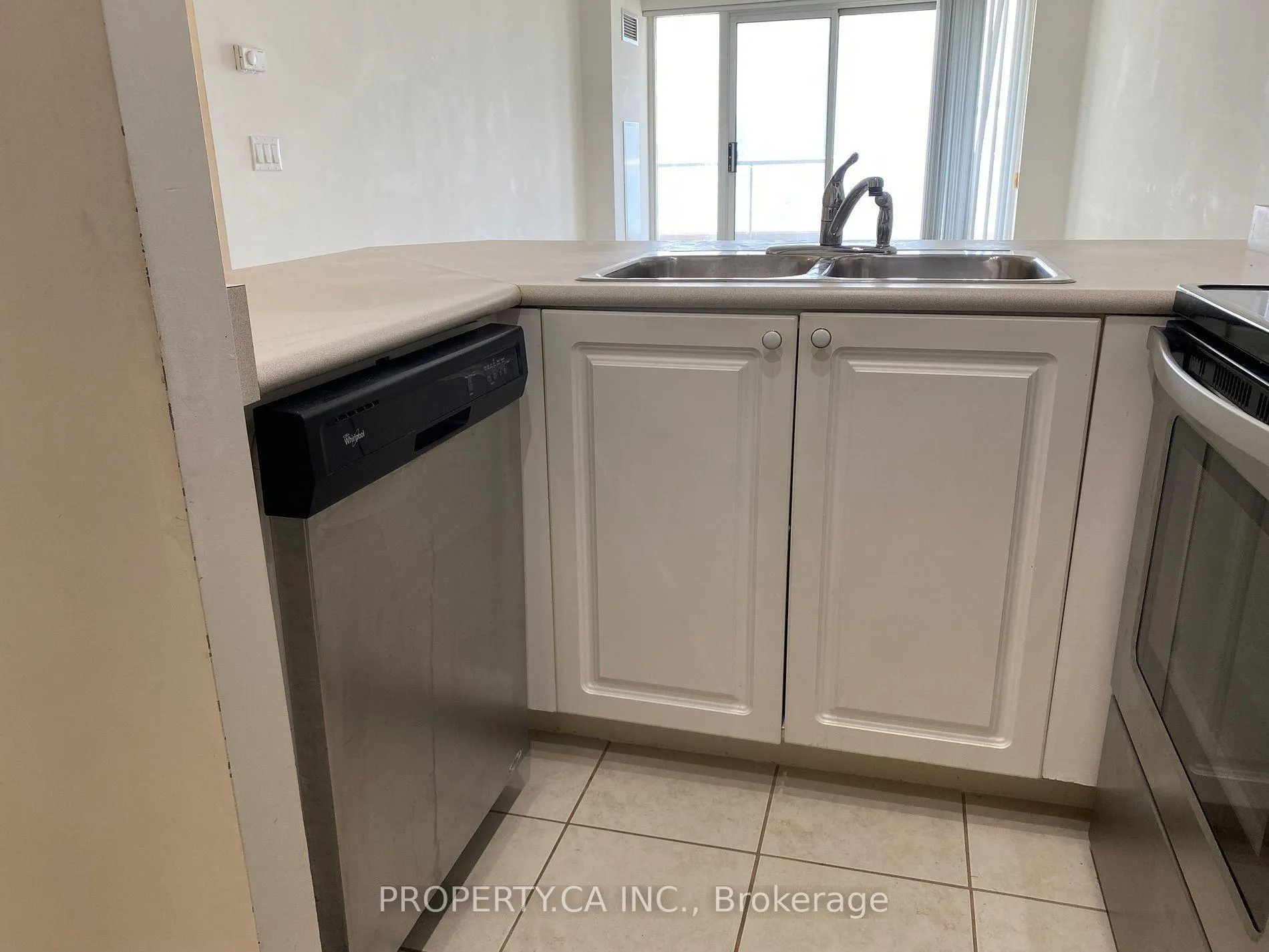 Photo 10 of Unit 1508, 909 Bay Street, Toronto, Bay Street Corridor — HOMEH