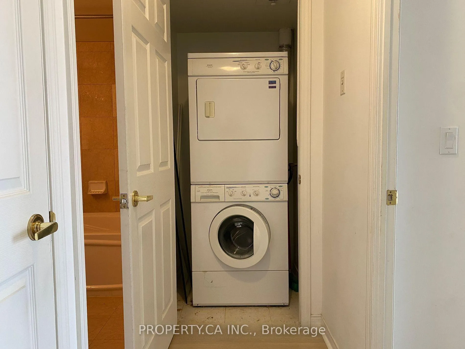 Photo 12 of Unit 1508, 909 Bay Street, Toronto, Bay Street Corridor — HOMEH
