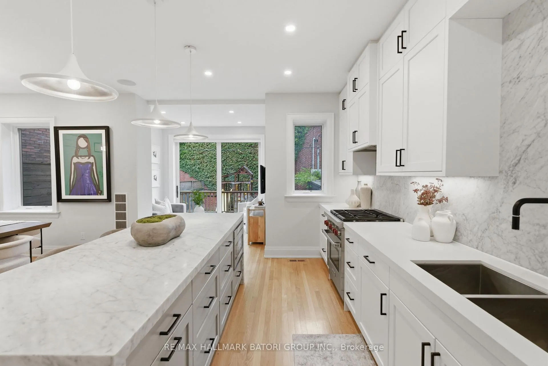Photo 5 of 135 Cottingham Street, Toronto, Yonge-St. Clair — HOMEH