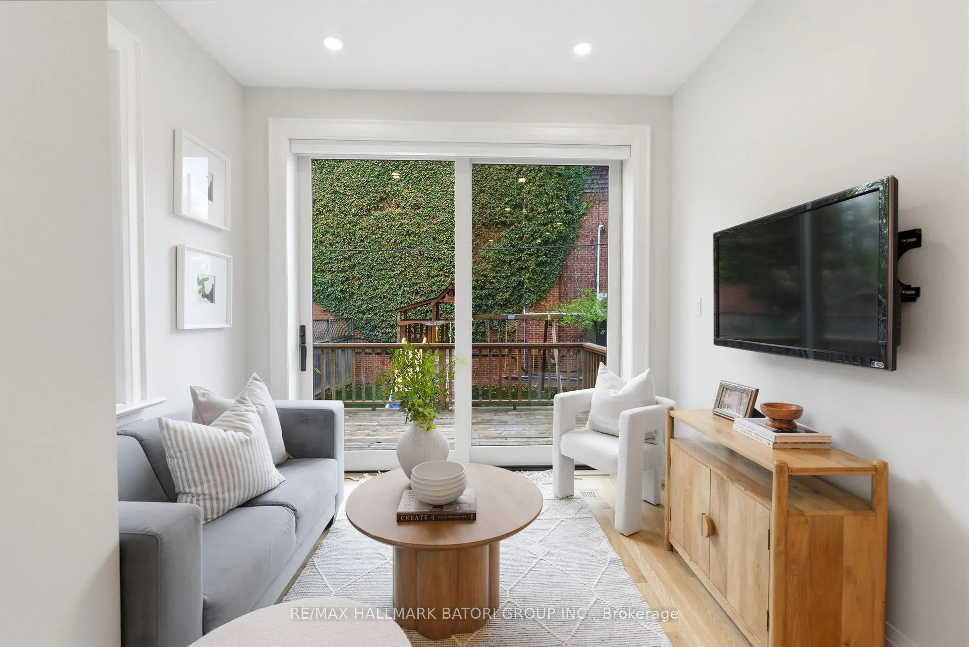 Photo 15 of 135 Cottingham Street, Toronto, Yonge-St. Clair — HOMEH
