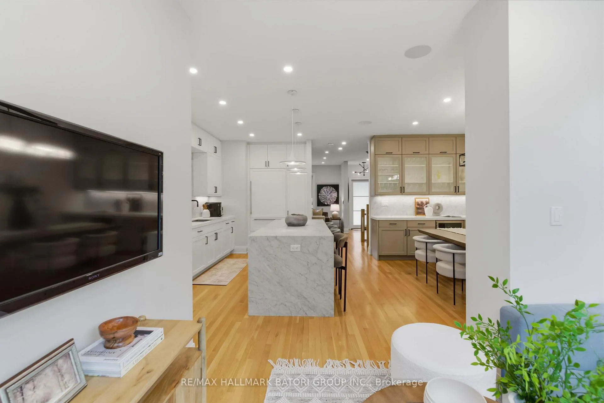 Photo 16 of 135 Cottingham Street, Toronto, Yonge-St. Clair — HOMEH