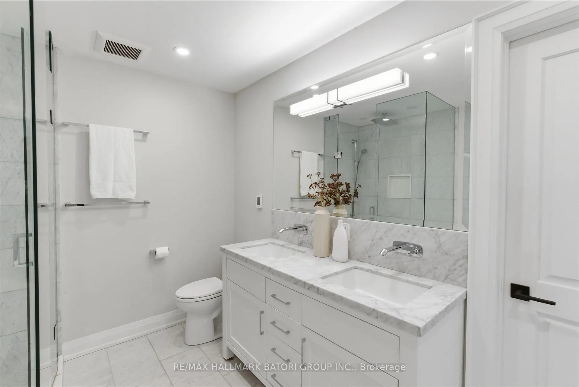 Photo 23 of 135 Cottingham Street, Toronto, Yonge-St. Clair — HOMEH