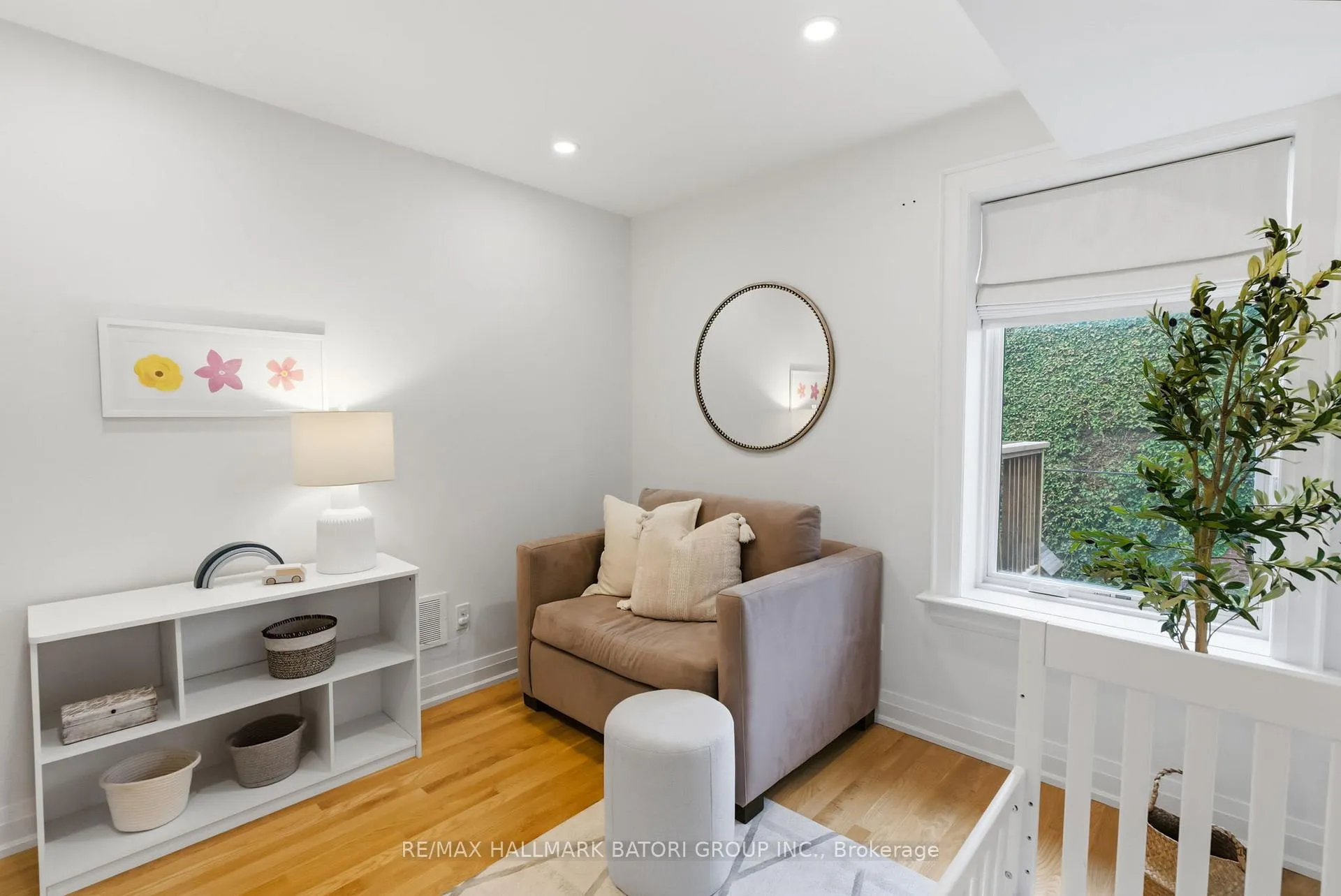 Photo 27 of 135 Cottingham Street, Toronto, Yonge-St. Clair — HOMEH