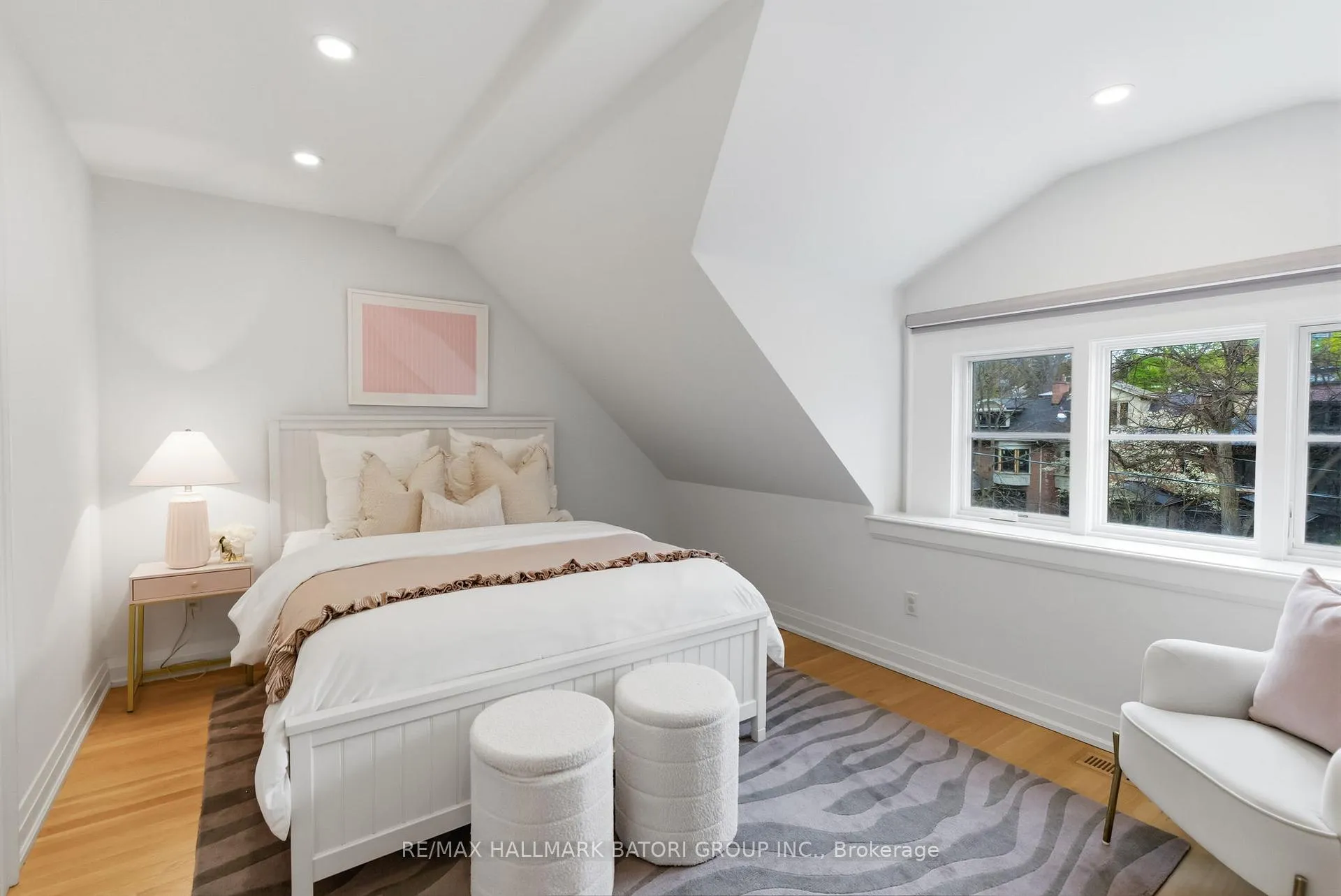 Photo 29 of 135 Cottingham Street, Toronto, Yonge-St. Clair — HOMEH