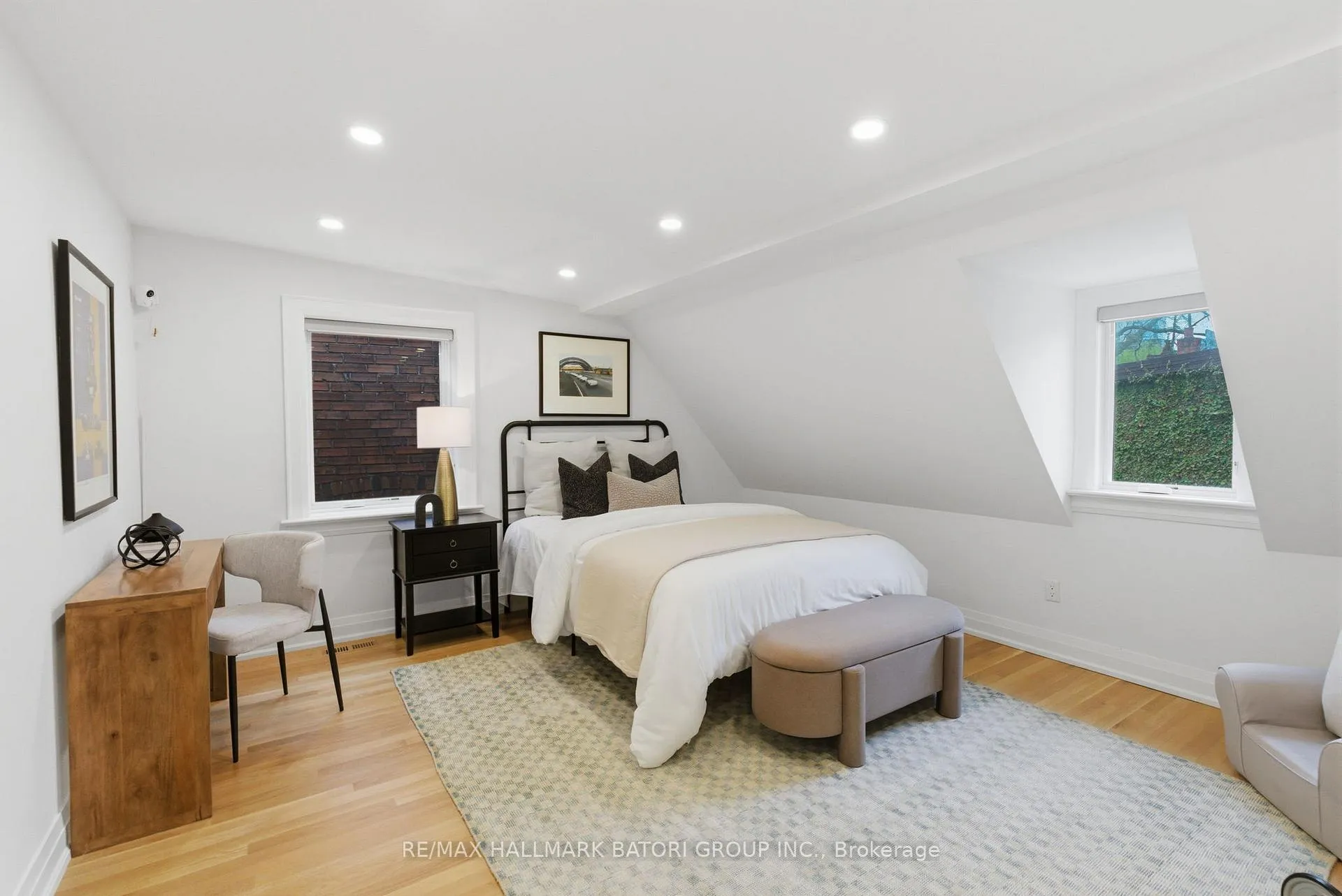 Photo 32 of 135 Cottingham Street, Toronto, Yonge-St. Clair — HOMEH