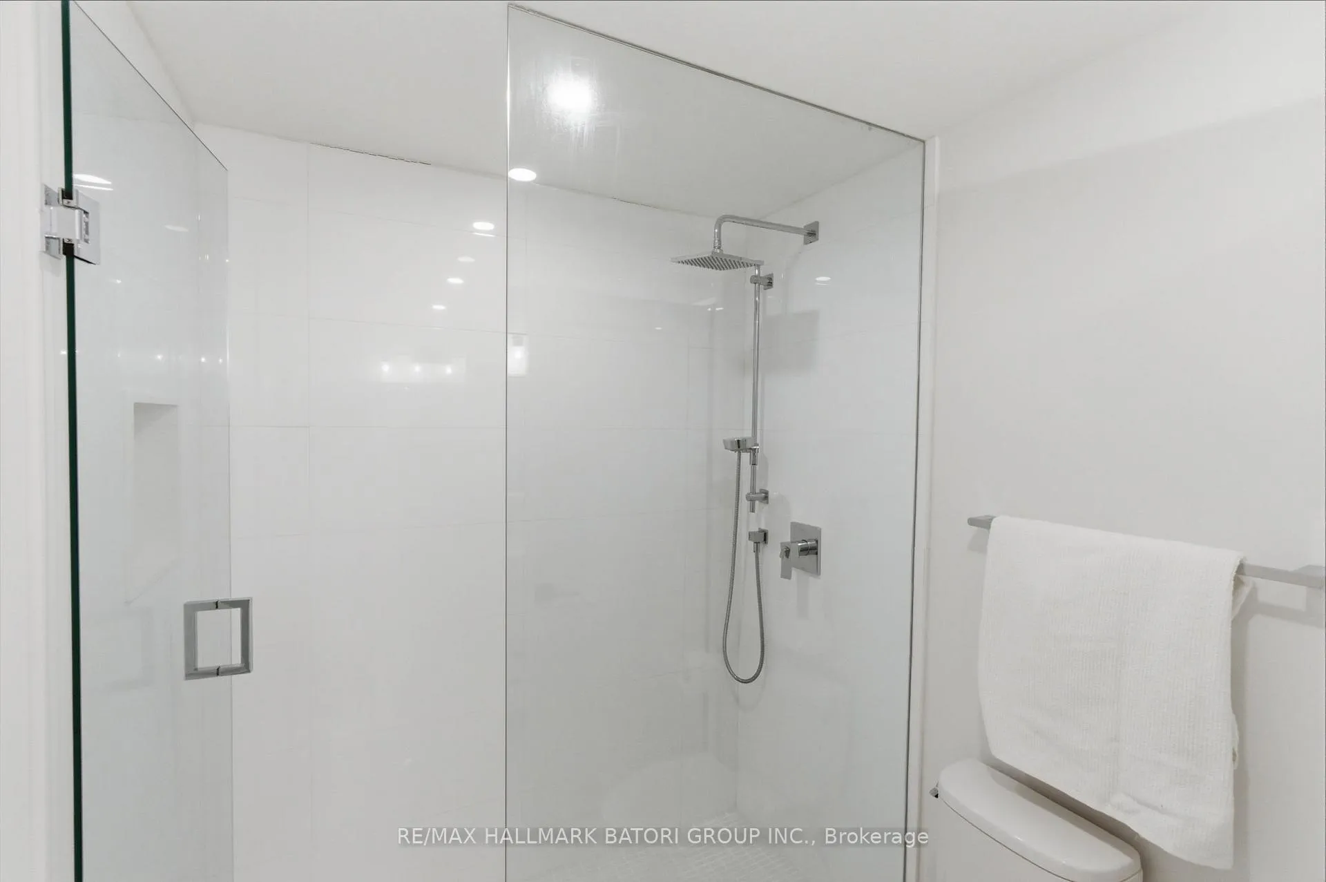 Photo 34 of 135 Cottingham Street, Toronto, Yonge-St. Clair — HOMEH