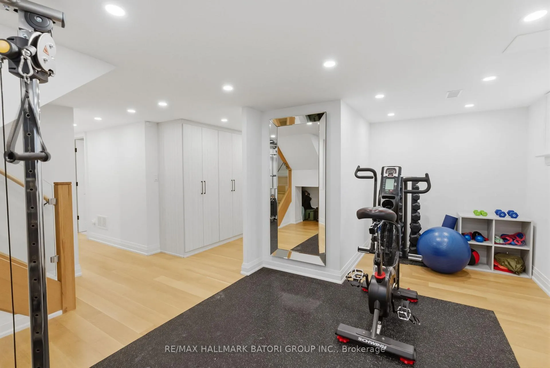 Photo 37 of 135 Cottingham Street, Toronto, Yonge-St. Clair — HOMEH