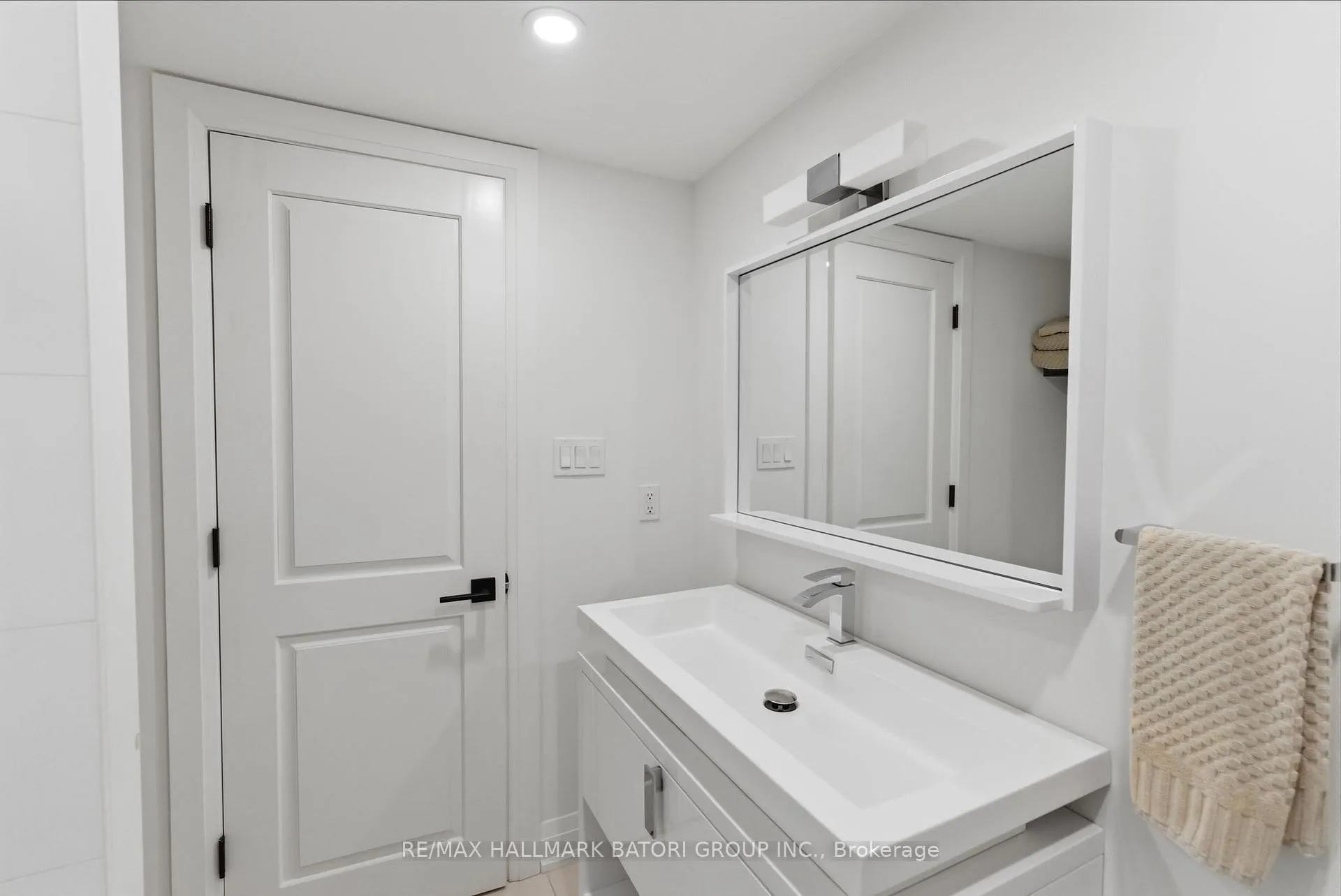 Photo 40 of 135 Cottingham Street, Toronto, Yonge-St. Clair — HOMEH