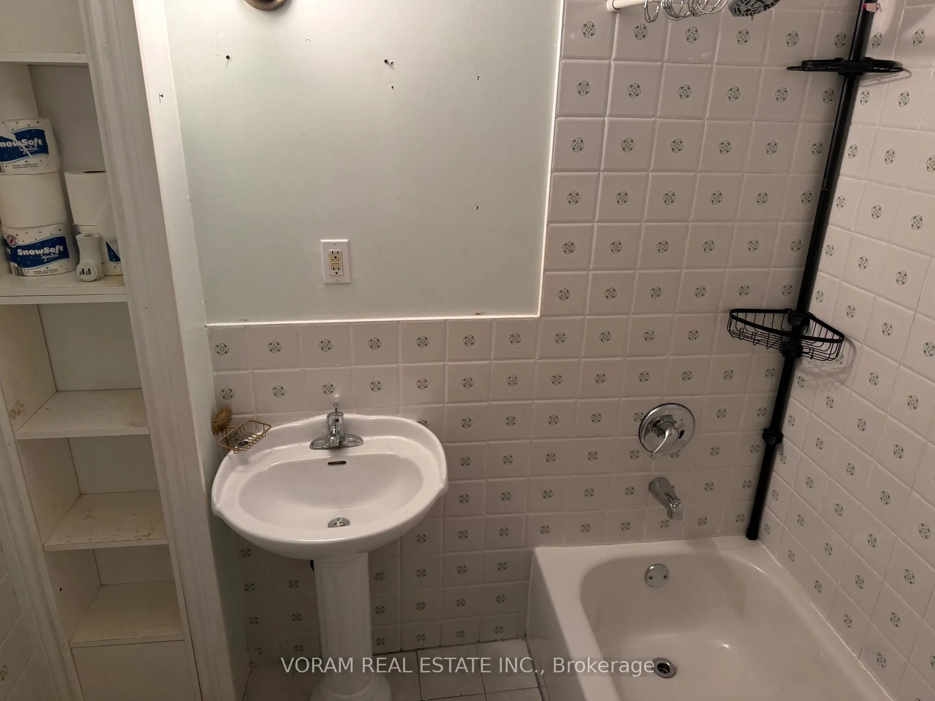 Photo 7 of 174 Luella Crescent, Brampton, Fletcher's Meadow — HOMEH